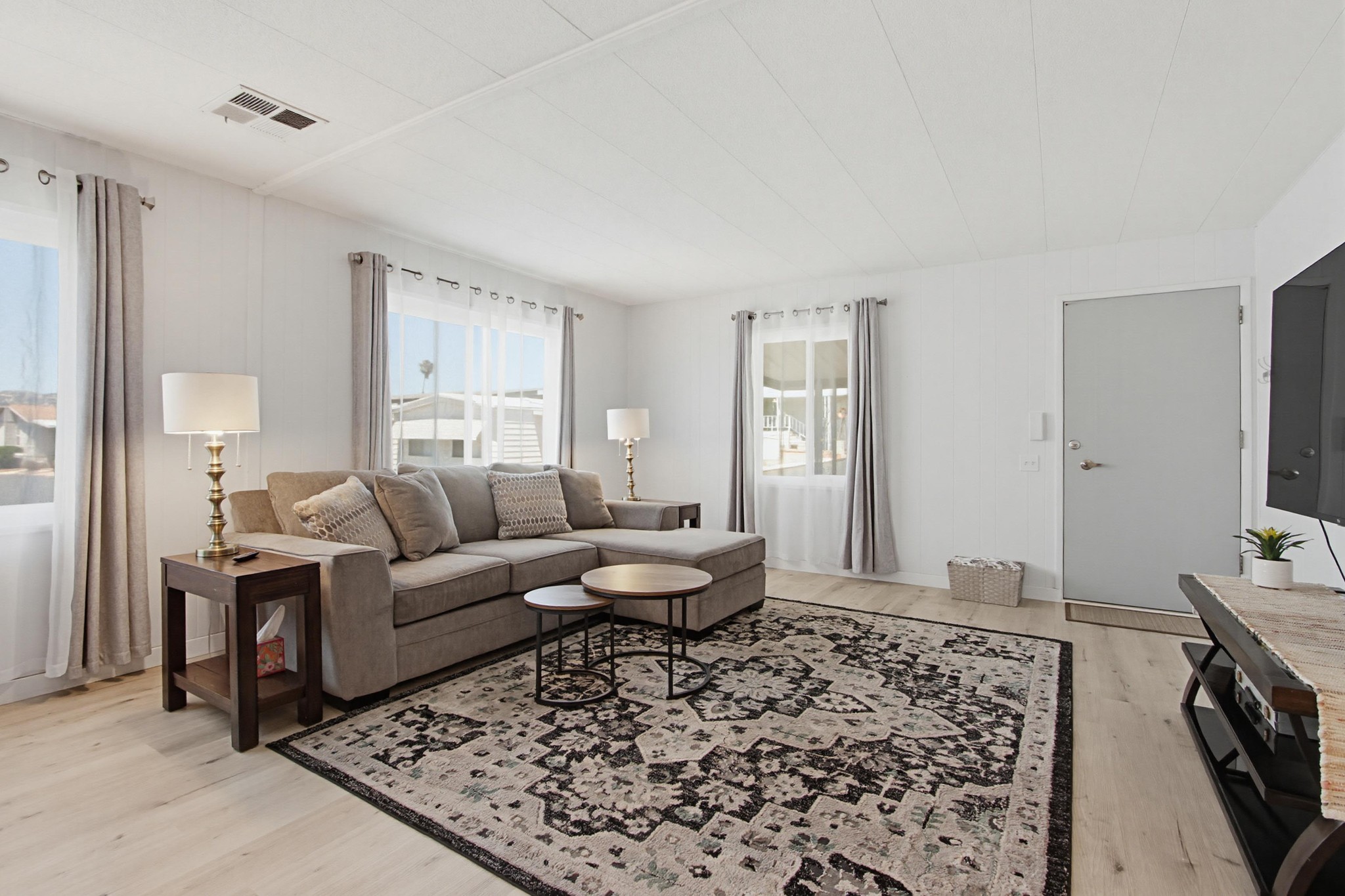 Virtual tour photo 10 of 55 for 1219 E Barham Dr Spc 178
