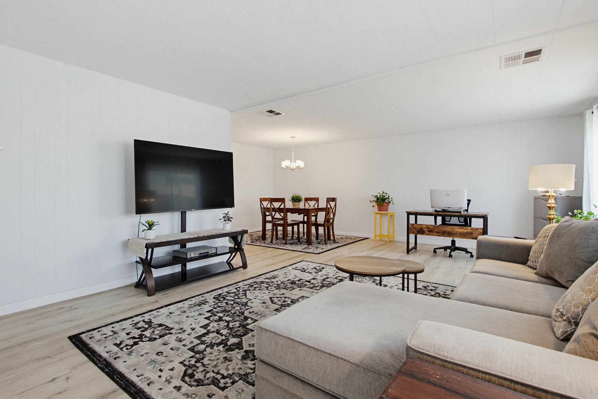 Virtual tour photo 12 of 55 for 1219 E Barham Dr Spc 178