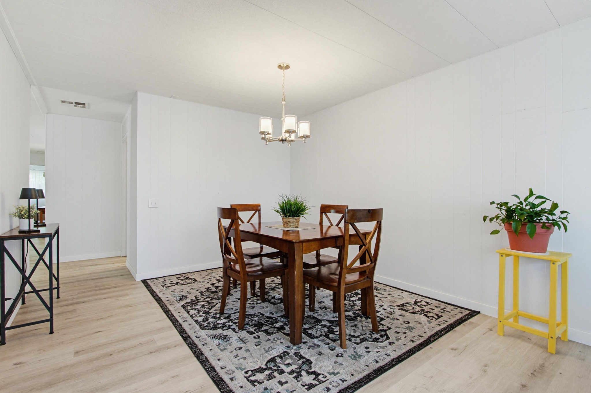 Virtual tour photo 14 of 55 for 1219 E Barham Dr Spc 178