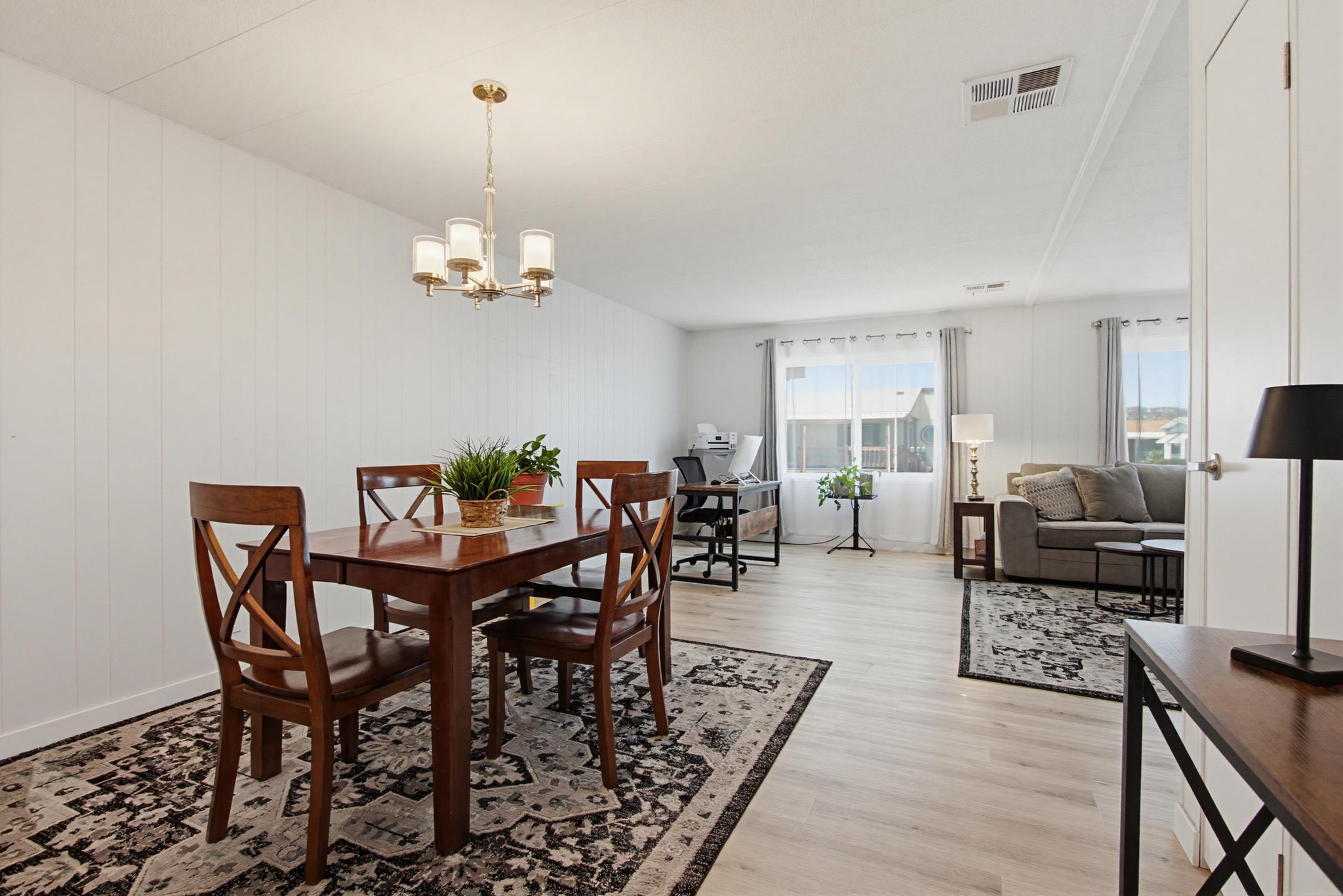 Virtual tour photo 15 of 55 for 1219 E Barham Dr Spc 178