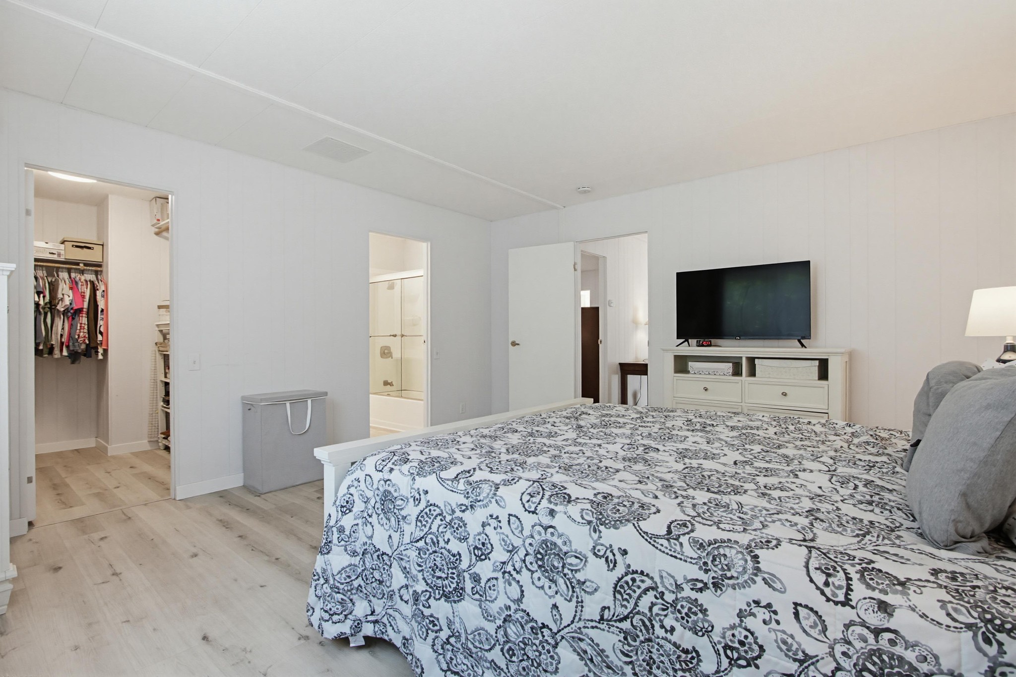 Virtual tour photo 30 of 55 for 1219 E Barham Dr Spc 178