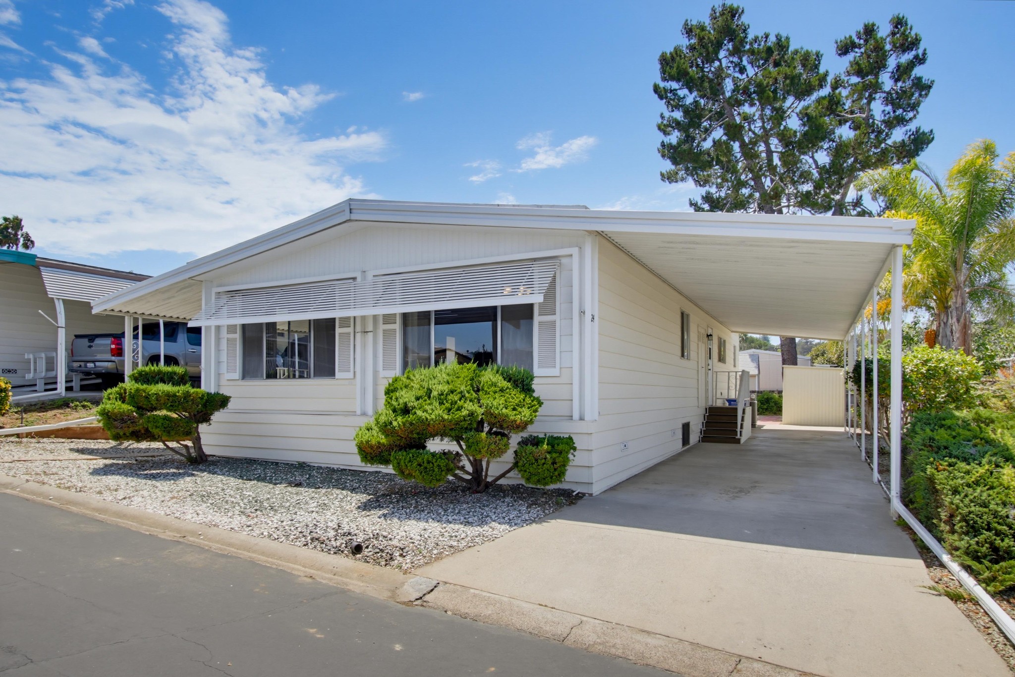 Virtual tour photo 4 of 41 for 1219 E Barham Dr Spc 24