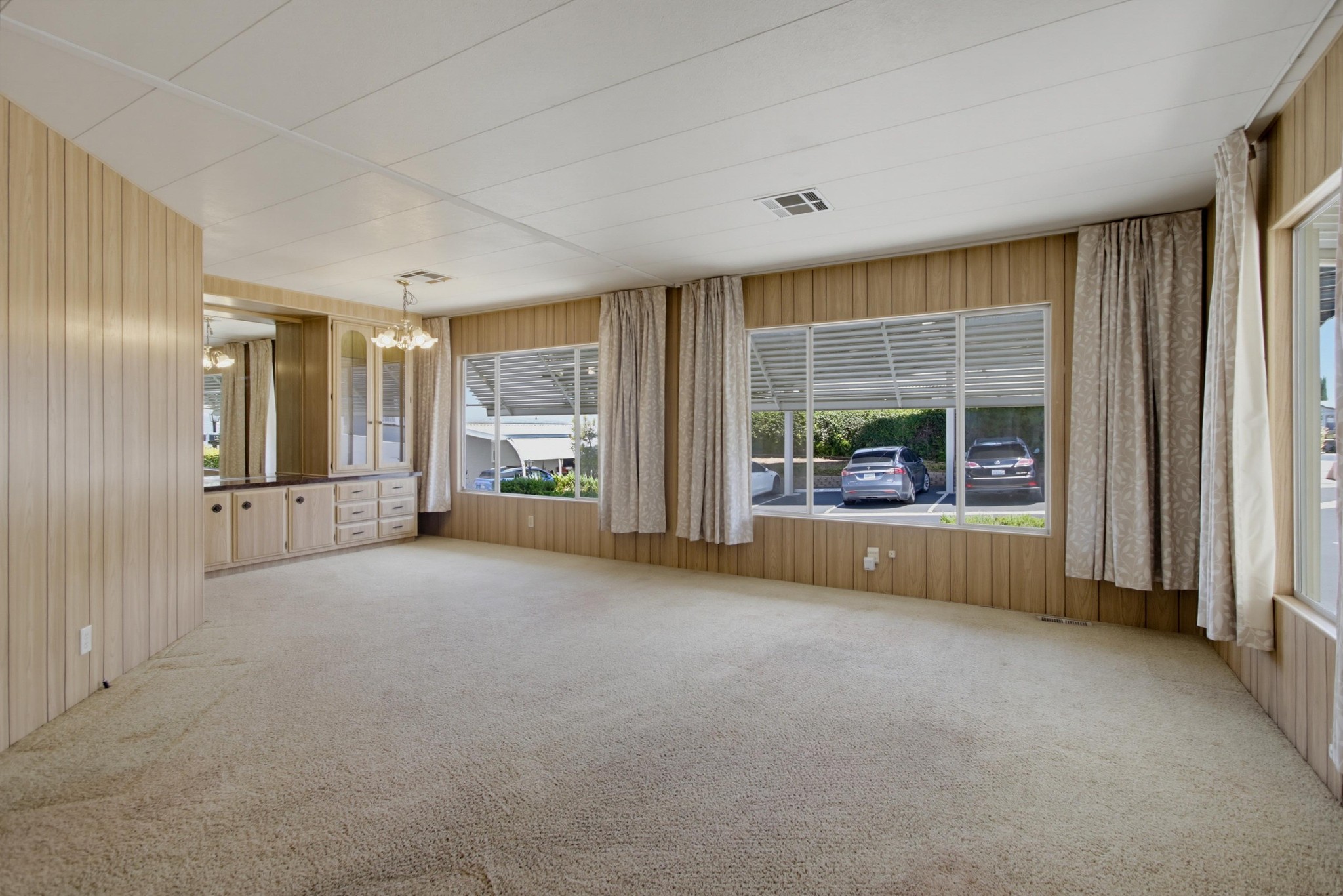 Virtual tour photo 6 of 41 for 1219 E Barham Dr Spc 24