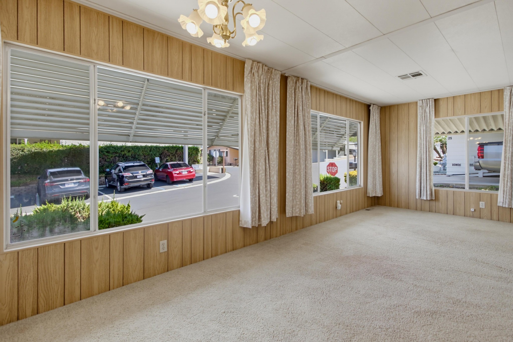 Virtual tour photo 9 of 41 for 1219 E Barham Dr Spc 24