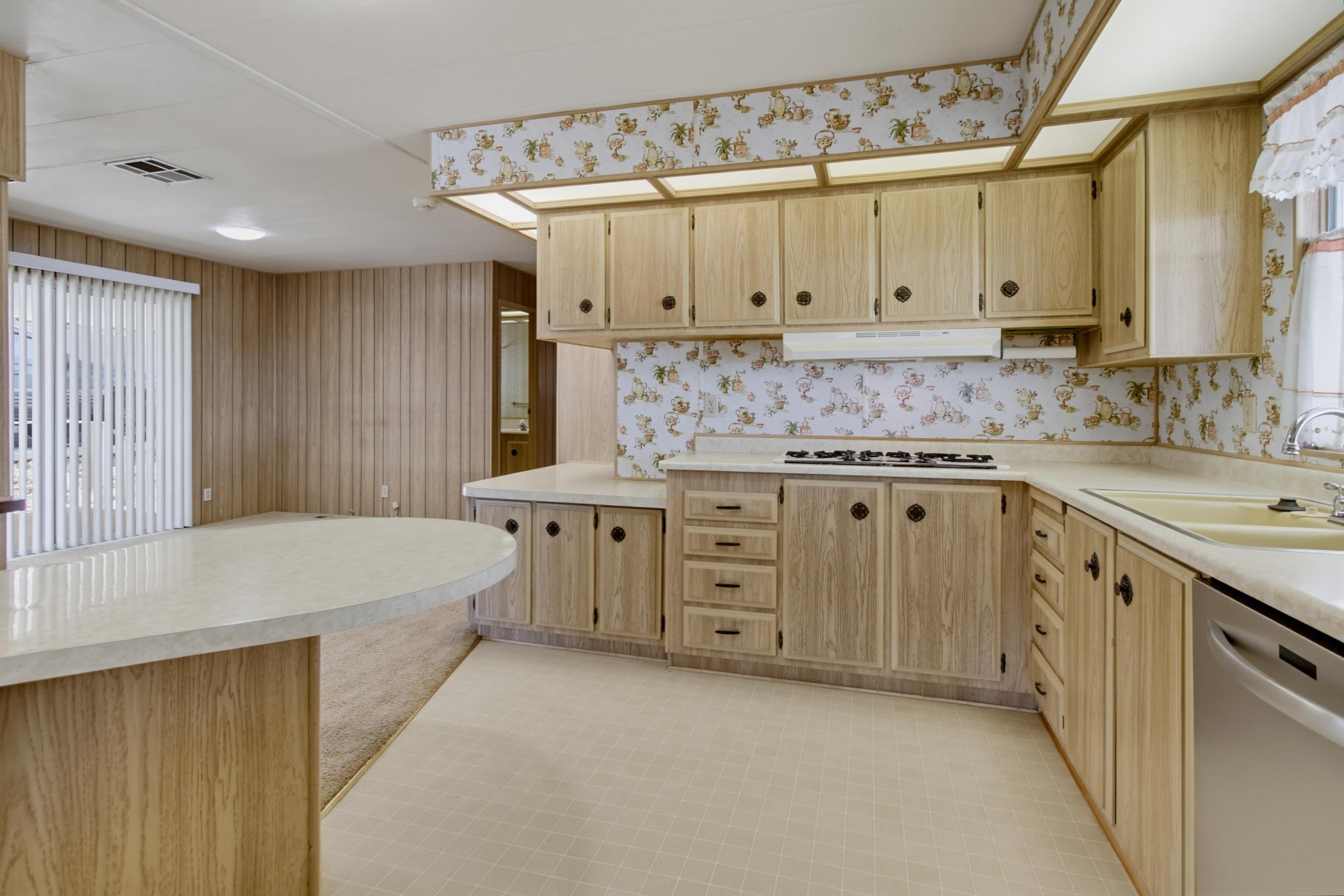 Virtual tour photo 15 of 41 for 1219 E Barham Dr Spc 24