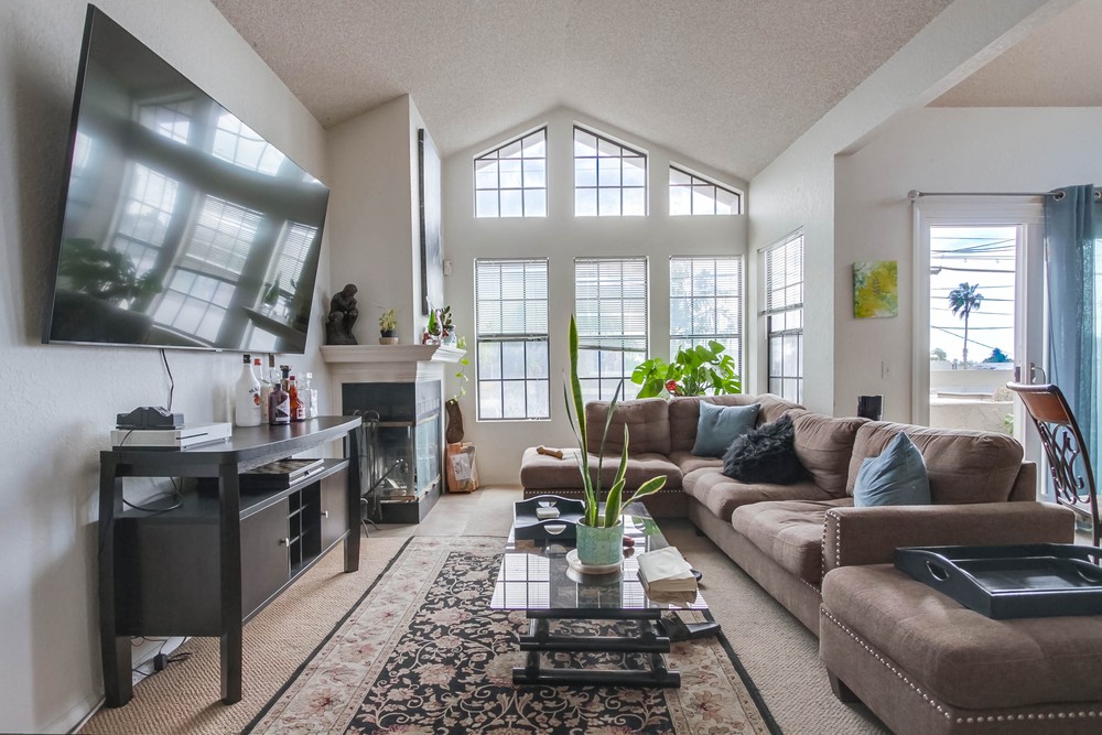 Virtual tour photo 8 of 43 for 1219 Hornblend St