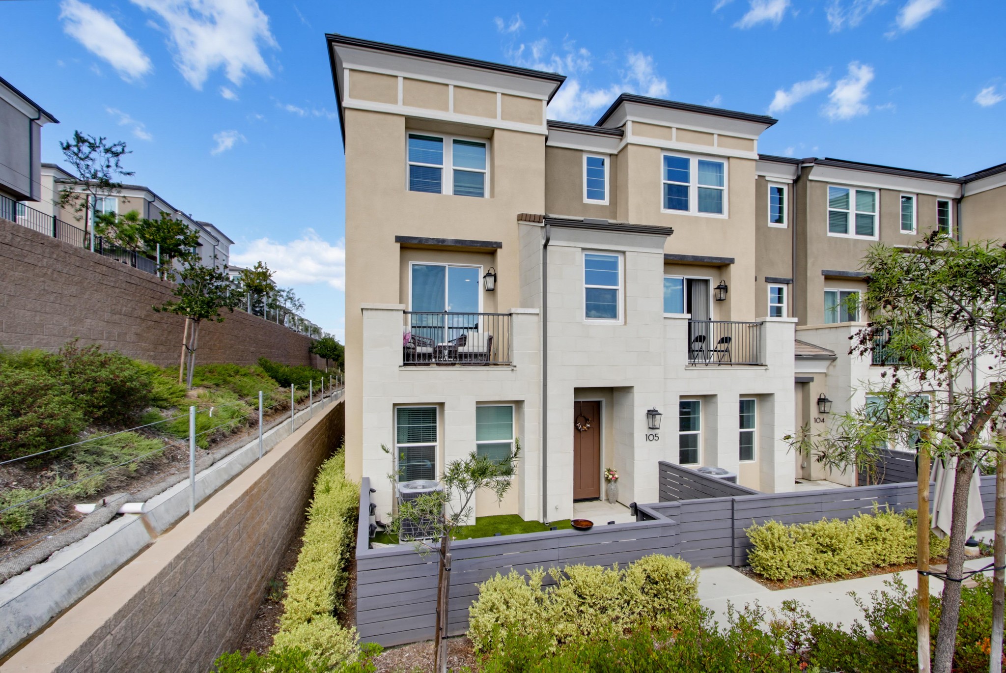 Virtual tour photo 3 of 42 for 1222 Sunrise View #105