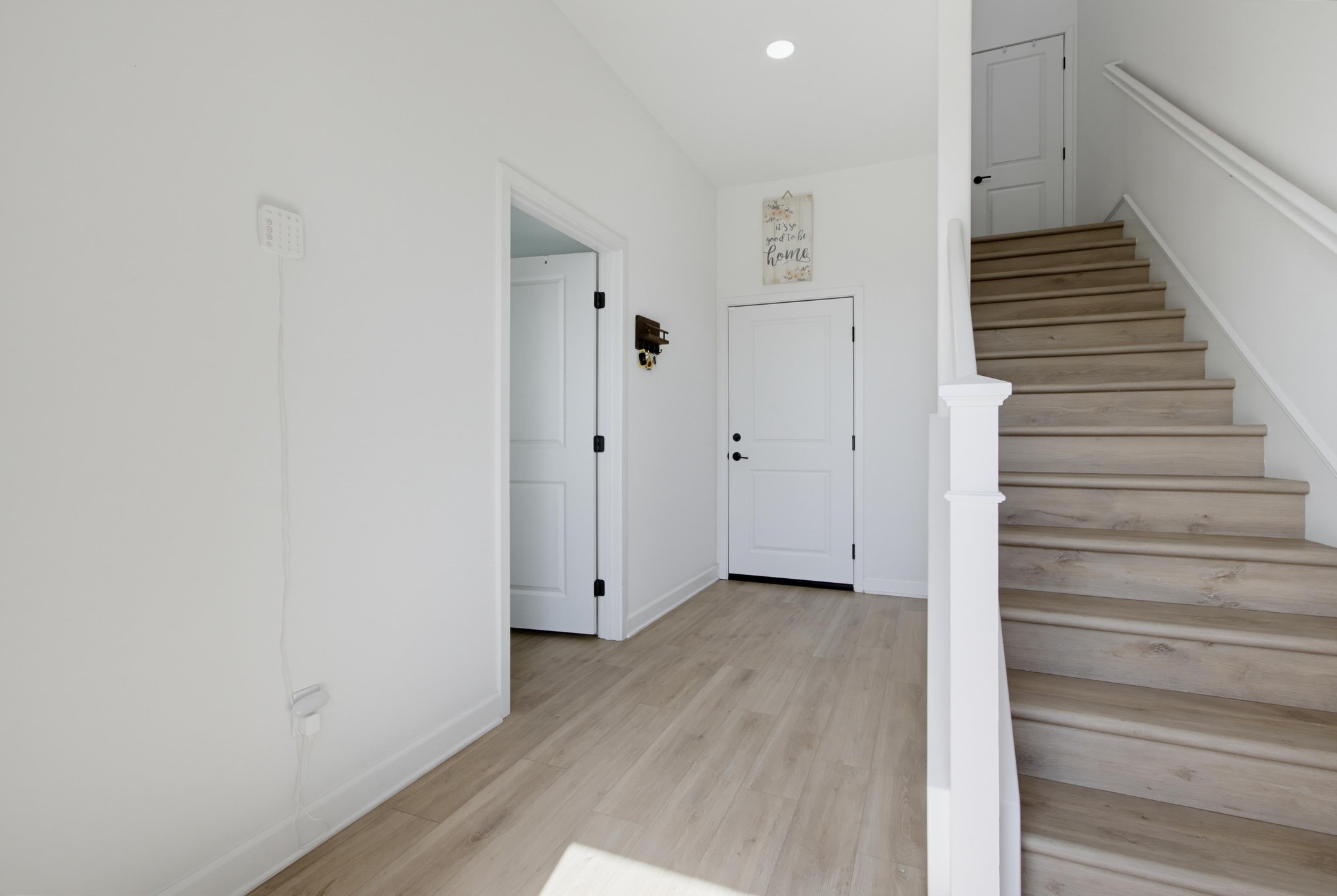 Virtual tour photo 4 of 42 for 1222 Sunrise View #105