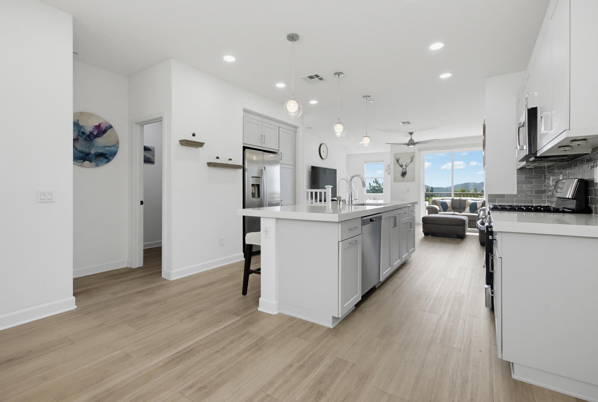 Virtual tour photo 7 of 42 for 1222 Sunrise View #105