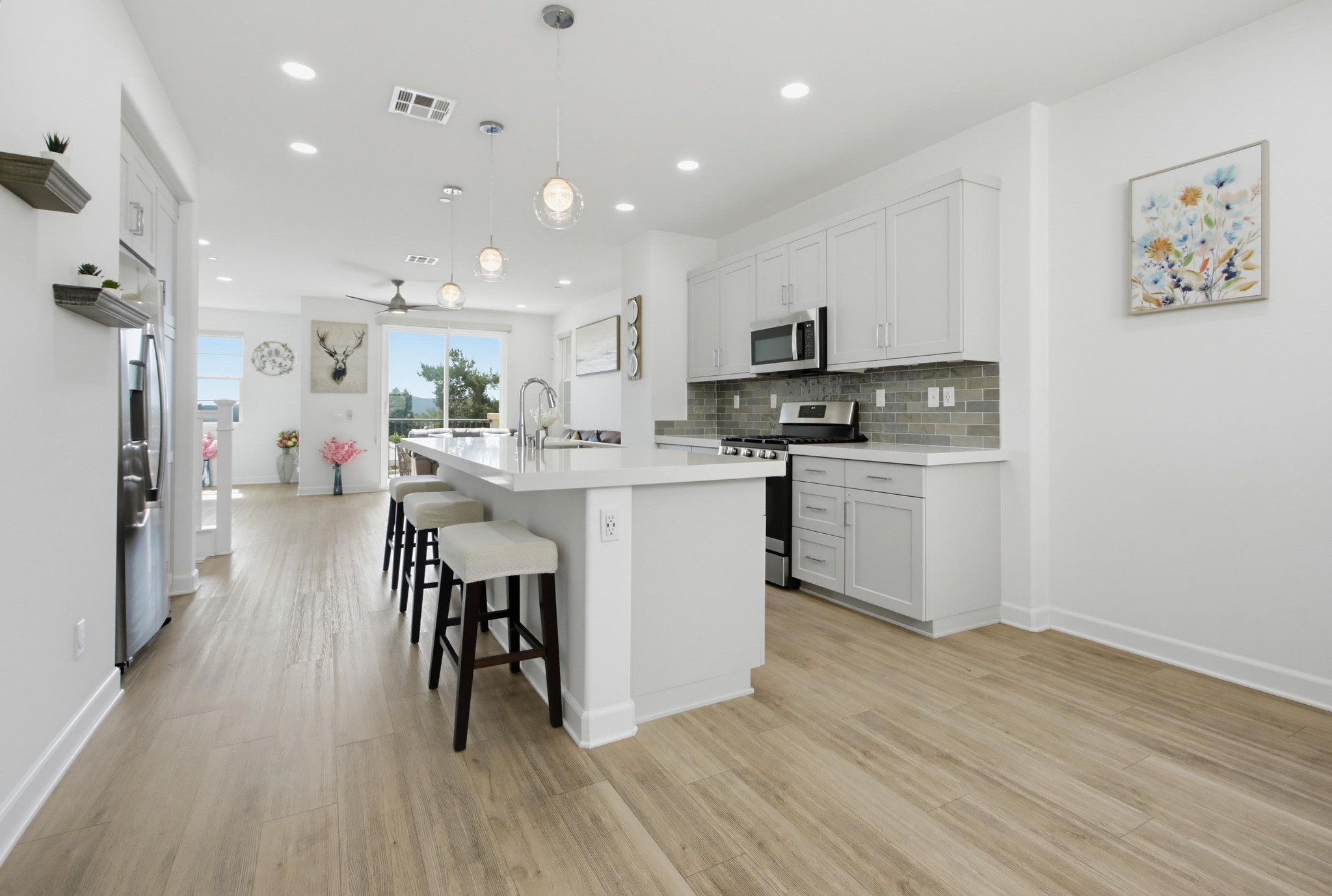 Virtual tour photo 8 of 42 for 1222 Sunrise View #105