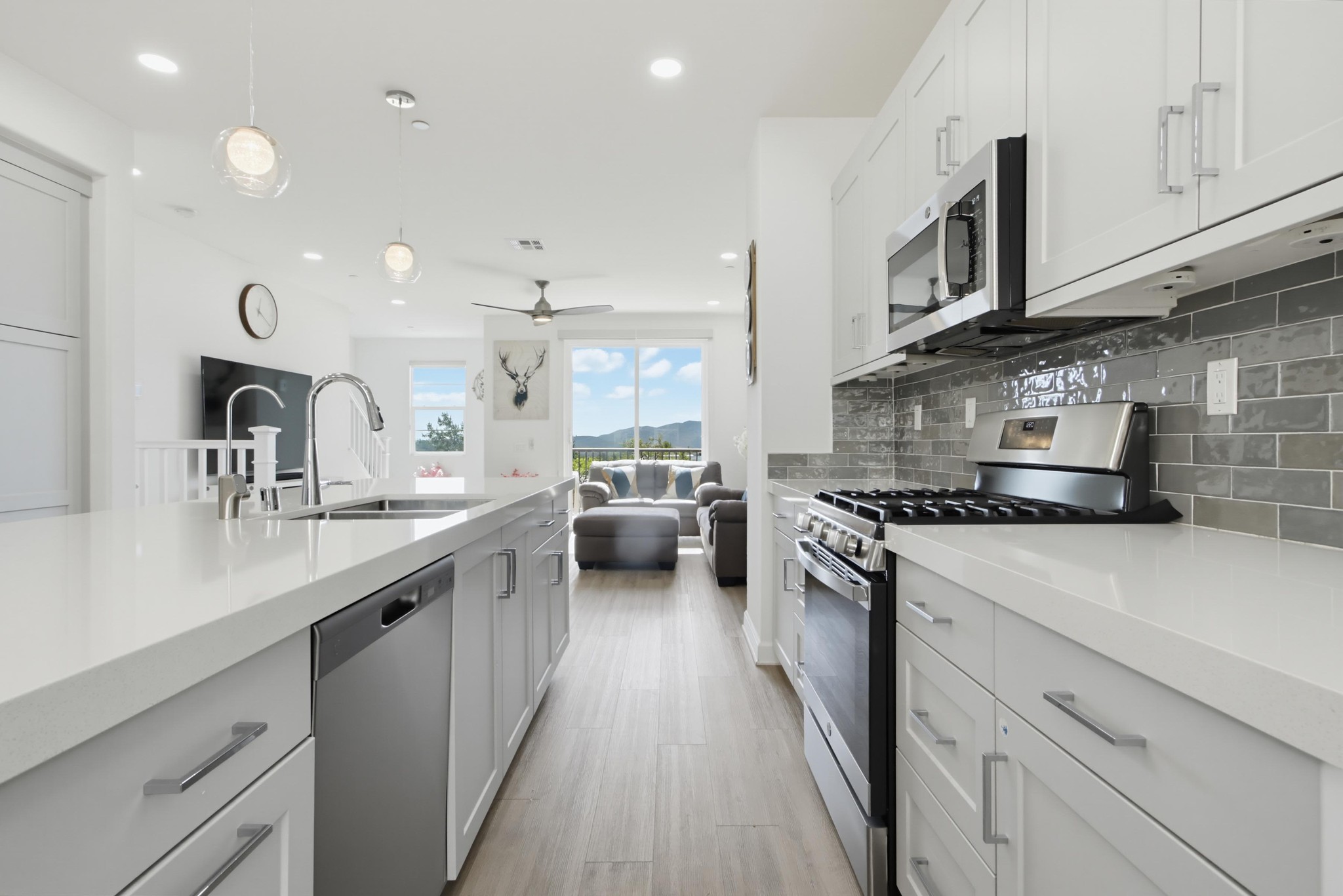 Virtual tour photo 9 of 42 for 1222 Sunrise View #105