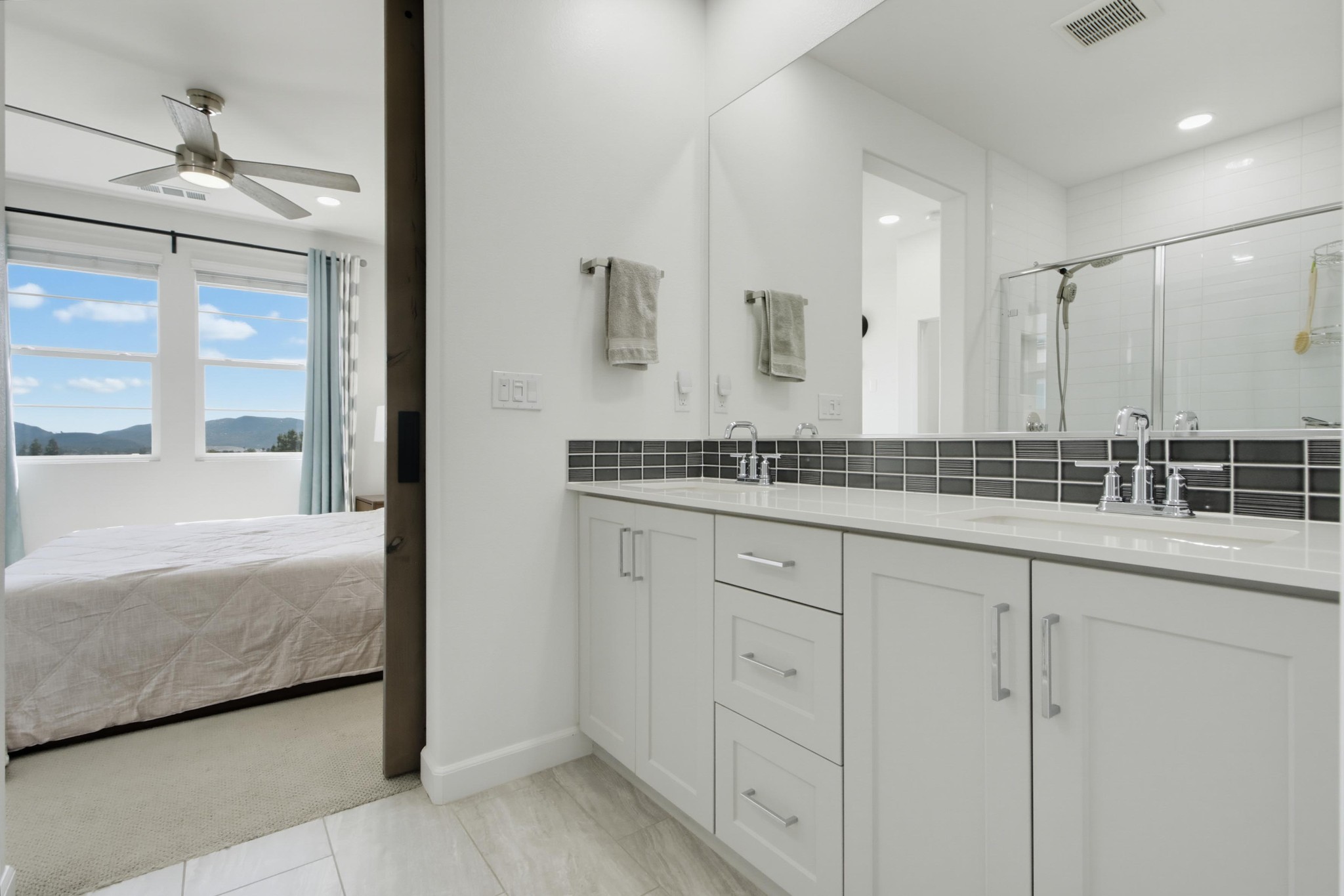 Virtual tour photo 31 of 42 for 1222 Sunrise View #105