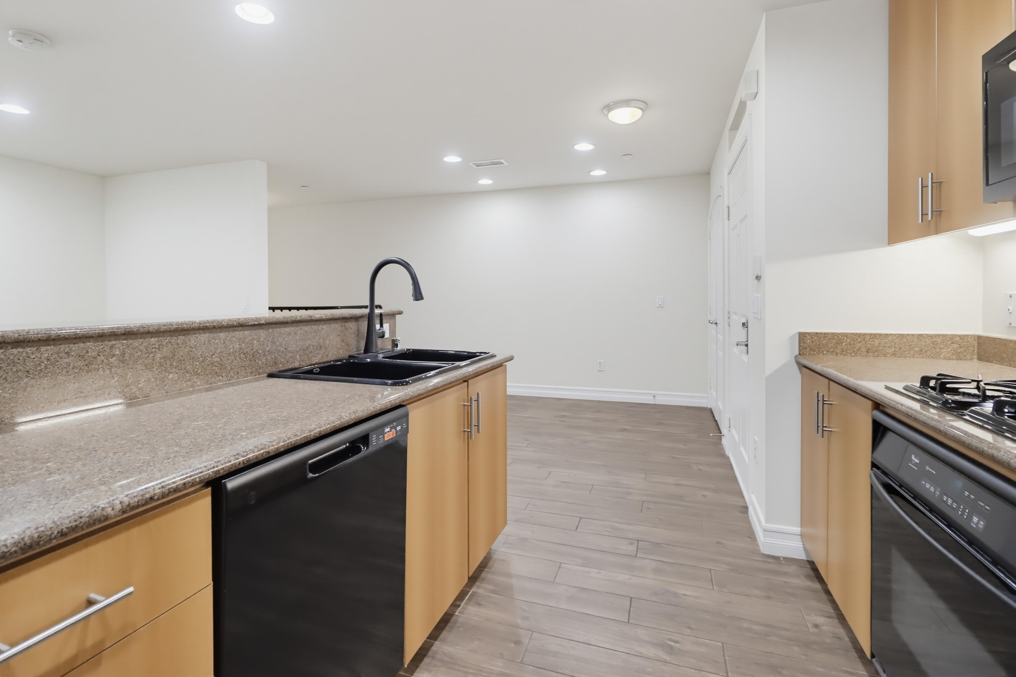 Virtual tour photo 13 of 34 for 1225 Island Ave #103
