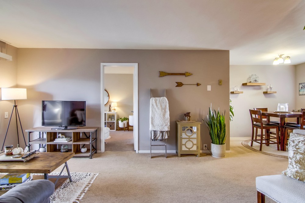 Virtual tour photo 11 of 48 for 1225 Pacific Beach Dr #3E