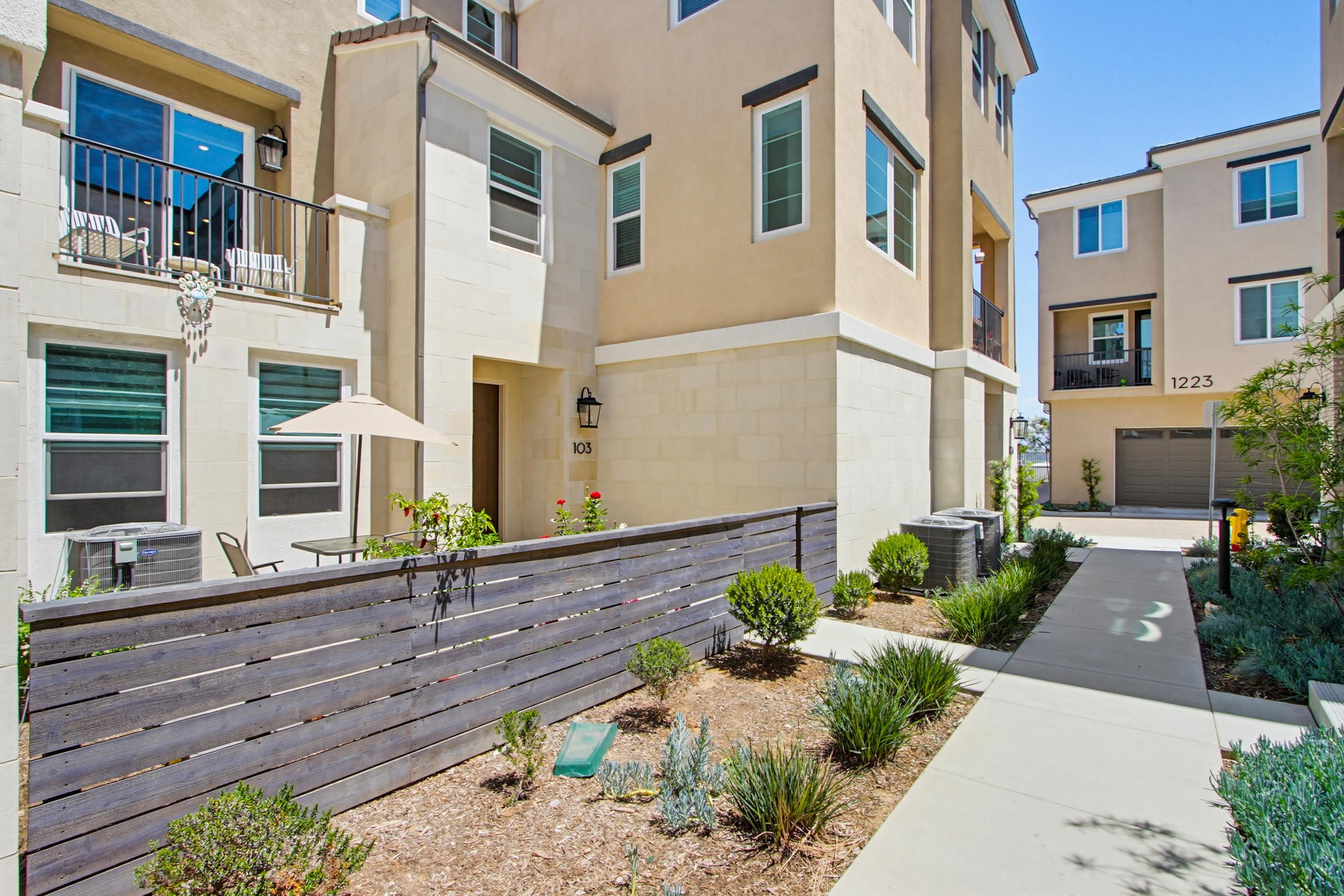 Virtual tour photo 4 of 48 for 1225 Sunrise View Unit 103