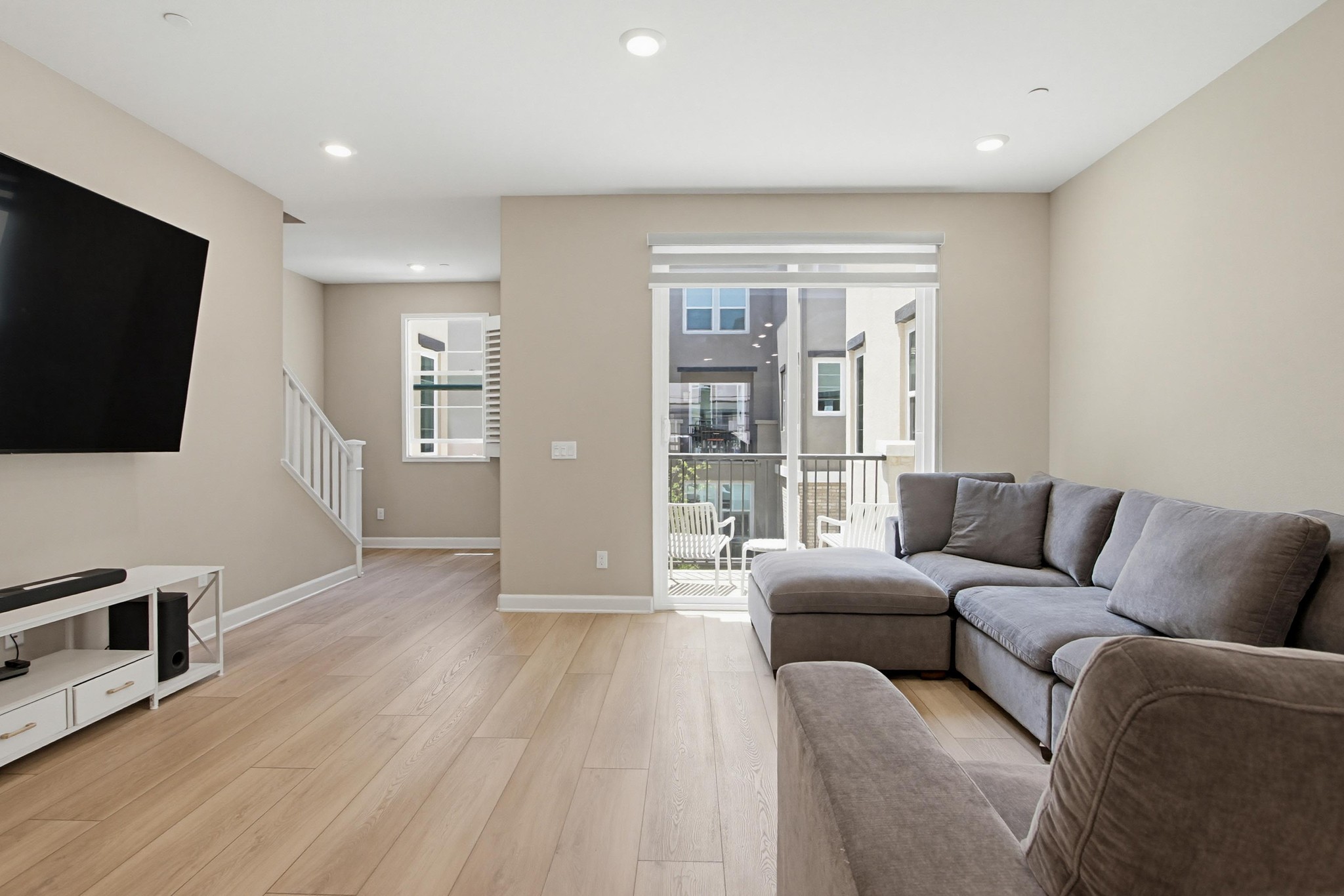 Virtual tour photo 10 of 48 for 1225 Sunrise View Unit 103