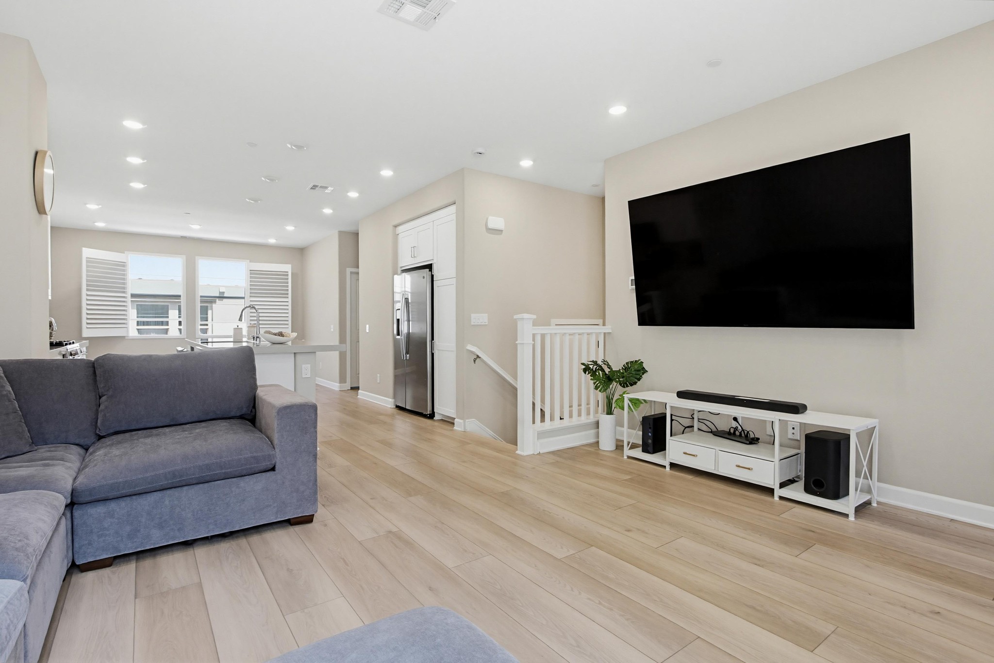 Virtual tour photo 12 of 48 for 1225 Sunrise View Unit 103