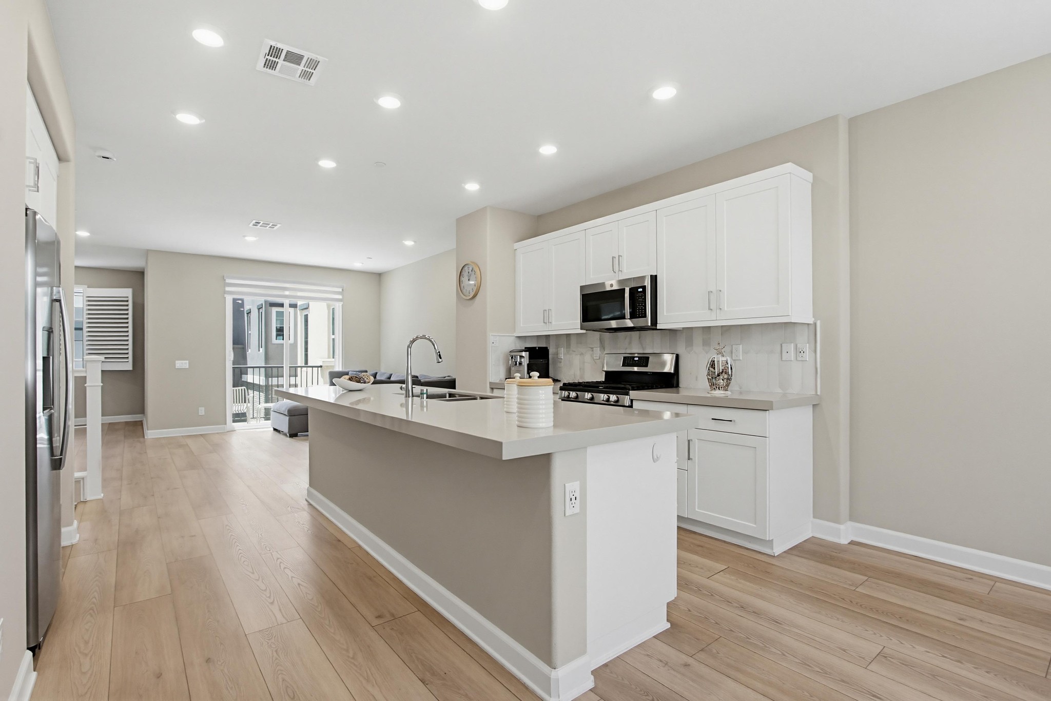 Virtual tour photo 13 of 48 for 1225 Sunrise View Unit 103