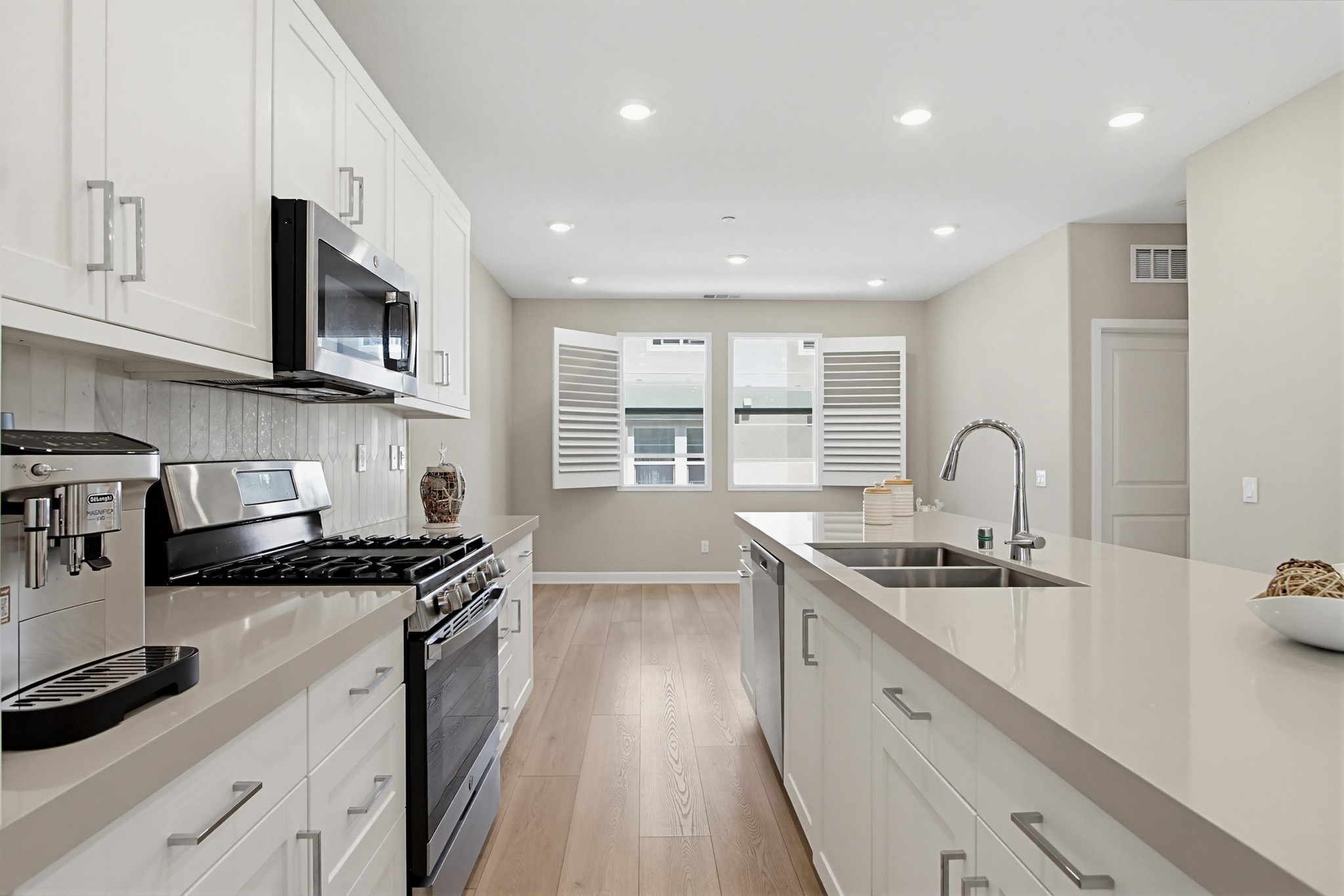 Virtual tour photo 16 of 48 for 1225 Sunrise View Unit 103