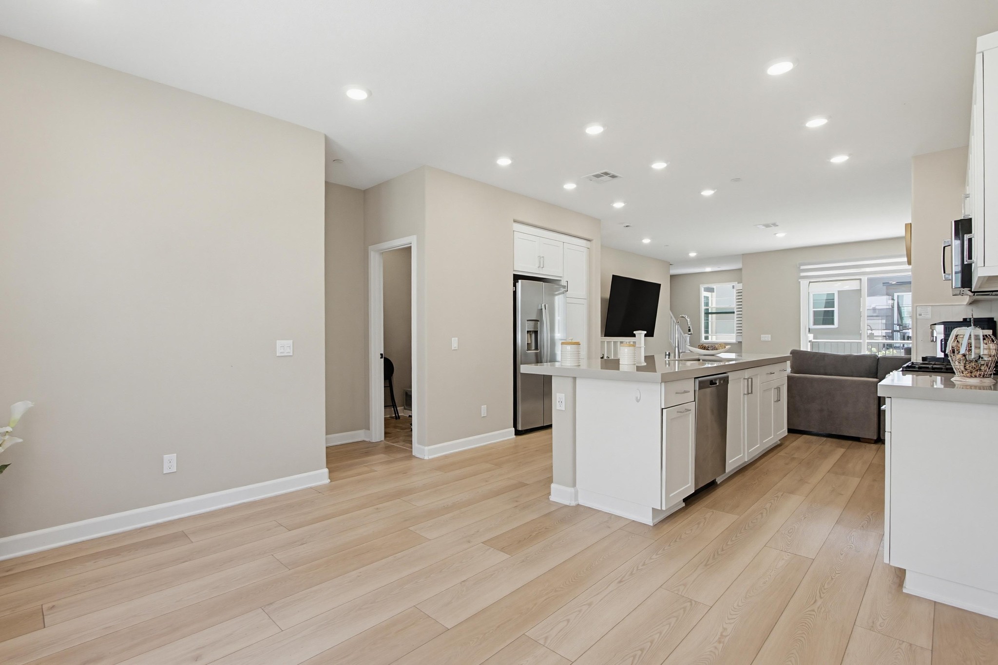 Virtual tour photo 17 of 48 for 1225 Sunrise View Unit 103