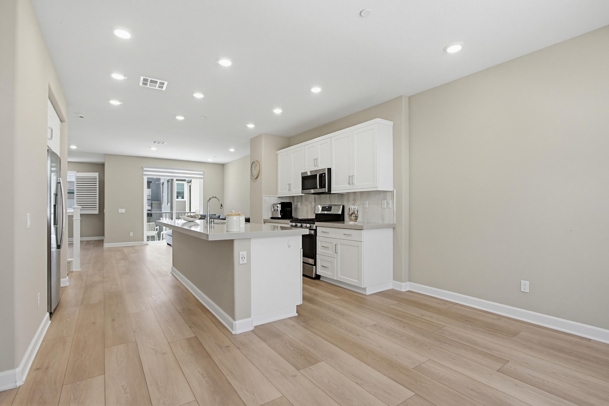 Virtual tour photo 18 of 48 for 1225 Sunrise View Unit 103