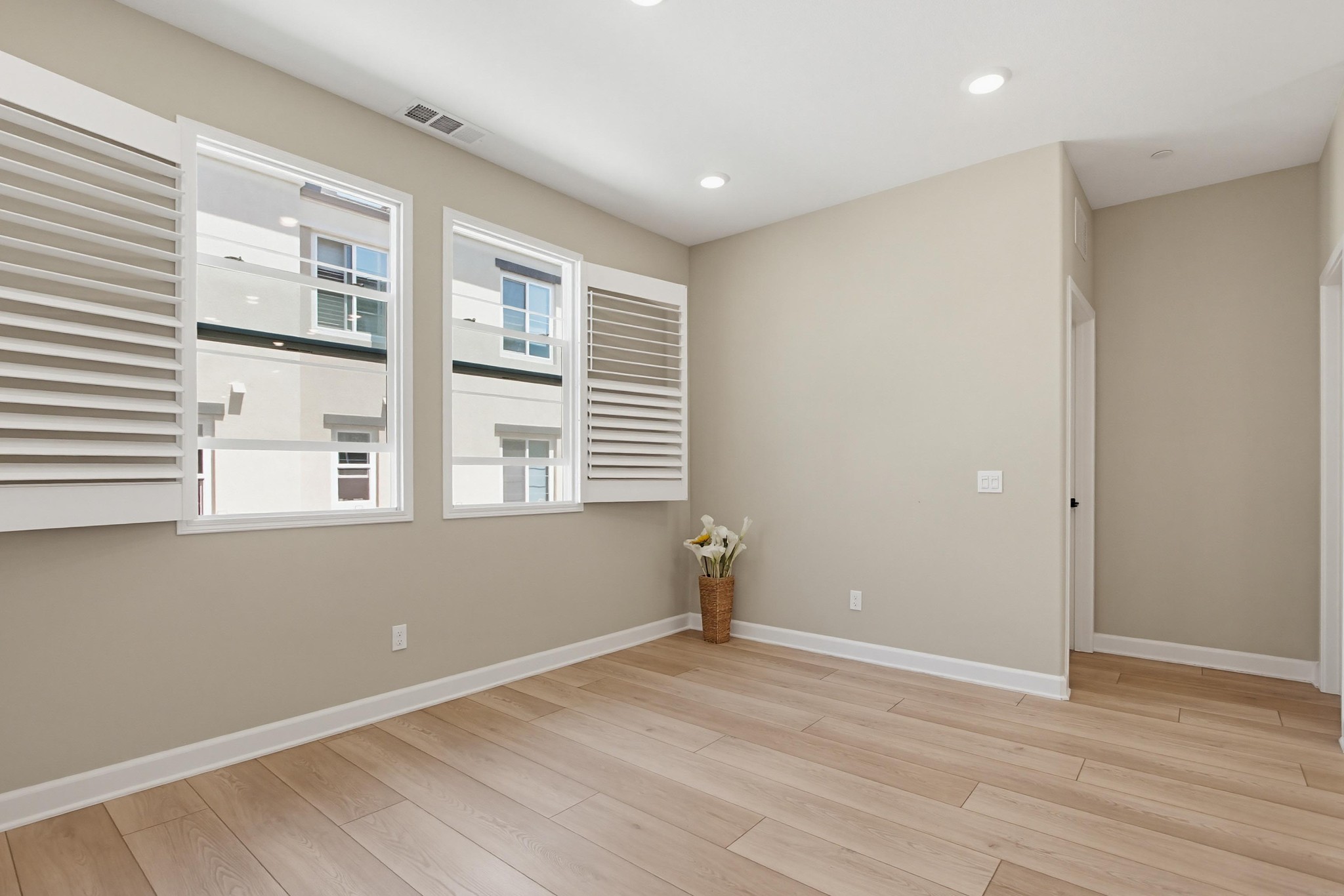 Virtual tour photo 20 of 48 for 1225 Sunrise View Unit 103