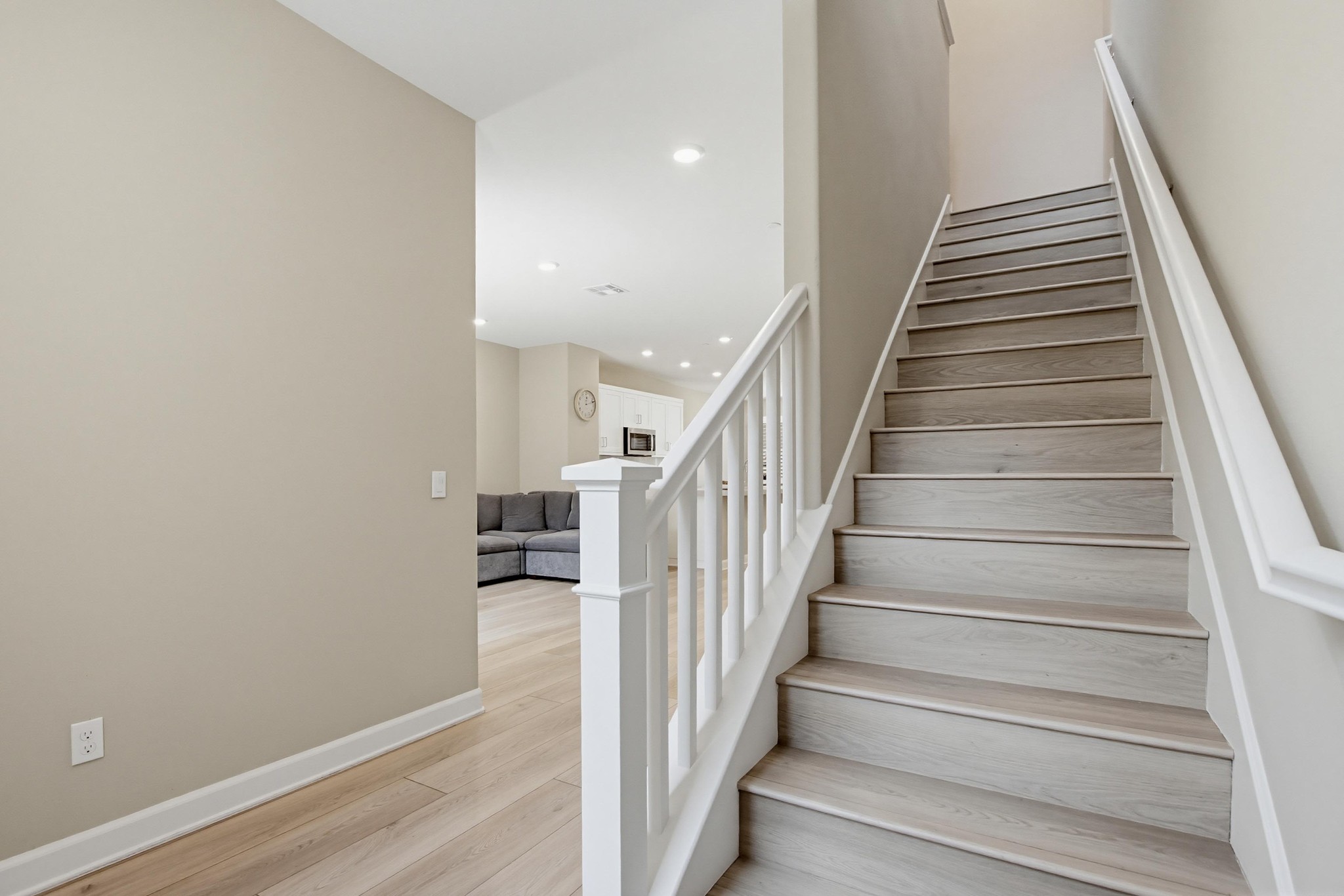 Virtual tour photo 26 of 48 for 1225 Sunrise View Unit 103