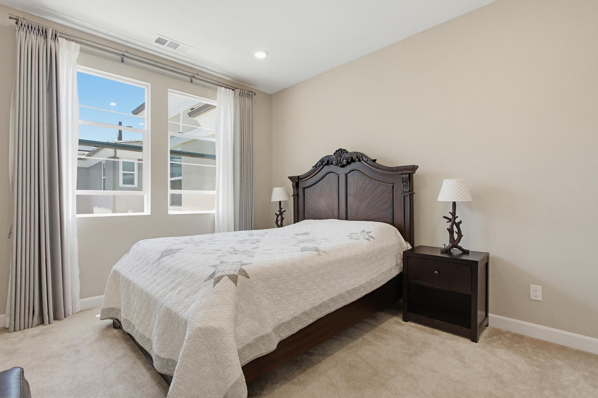 Virtual tour photo 28 of 48 for 1225 Sunrise View Unit 103