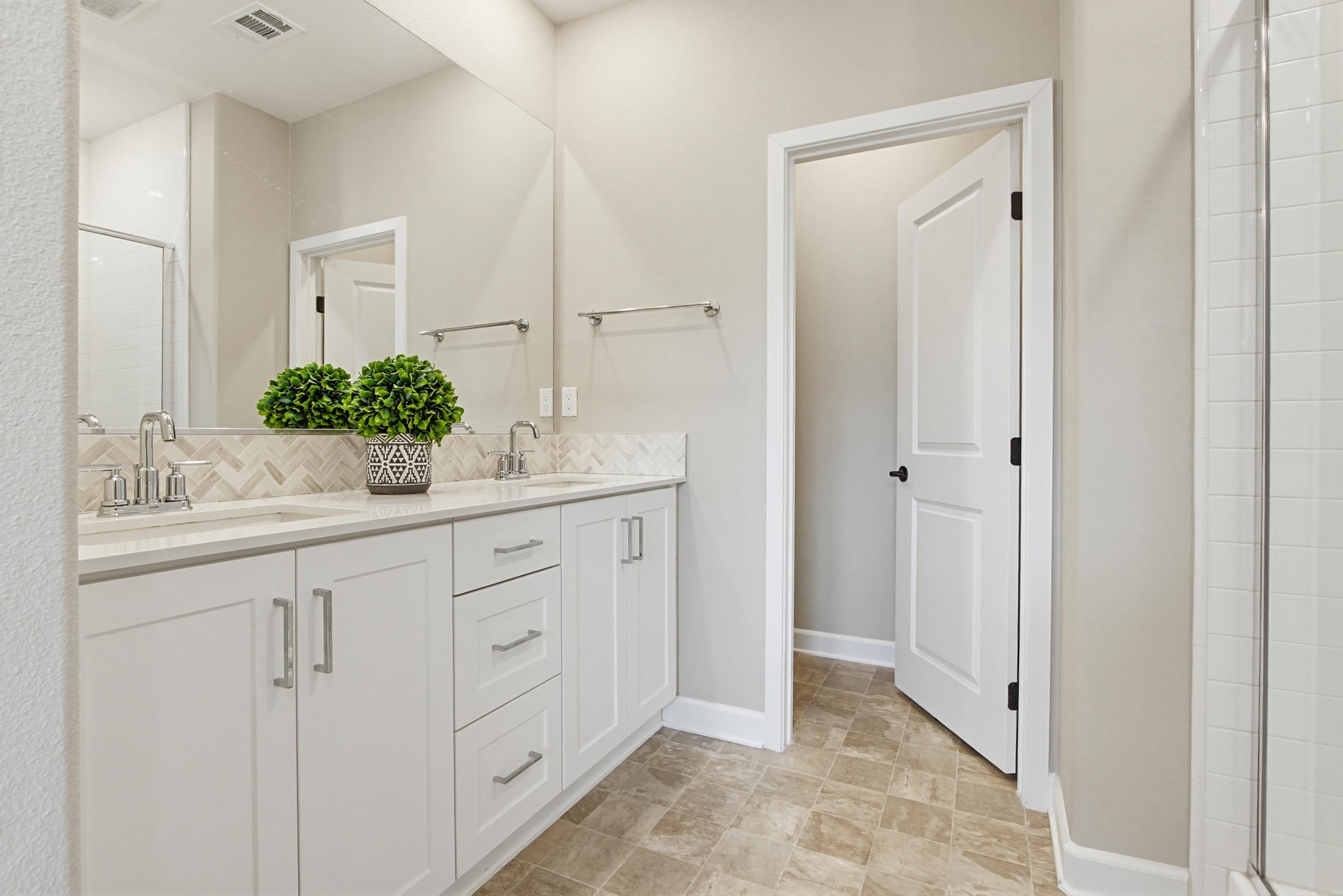 Virtual tour photo 31 of 48 for 1225 Sunrise View Unit 103