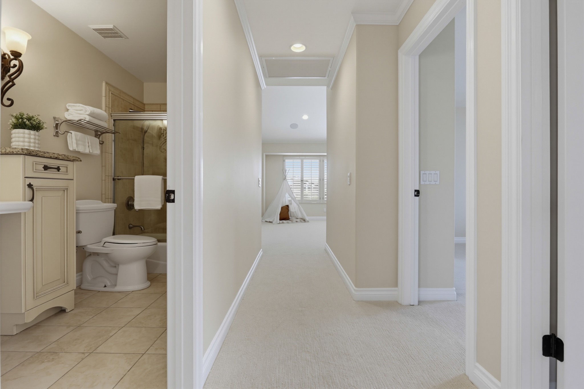 Virtual tour photo 39 of 56 for 12272 Rue Cheaumont