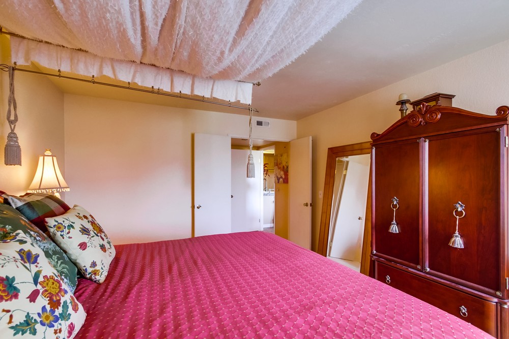 Virtual tour photo 14 of 26 for 12290 Corte Sabio