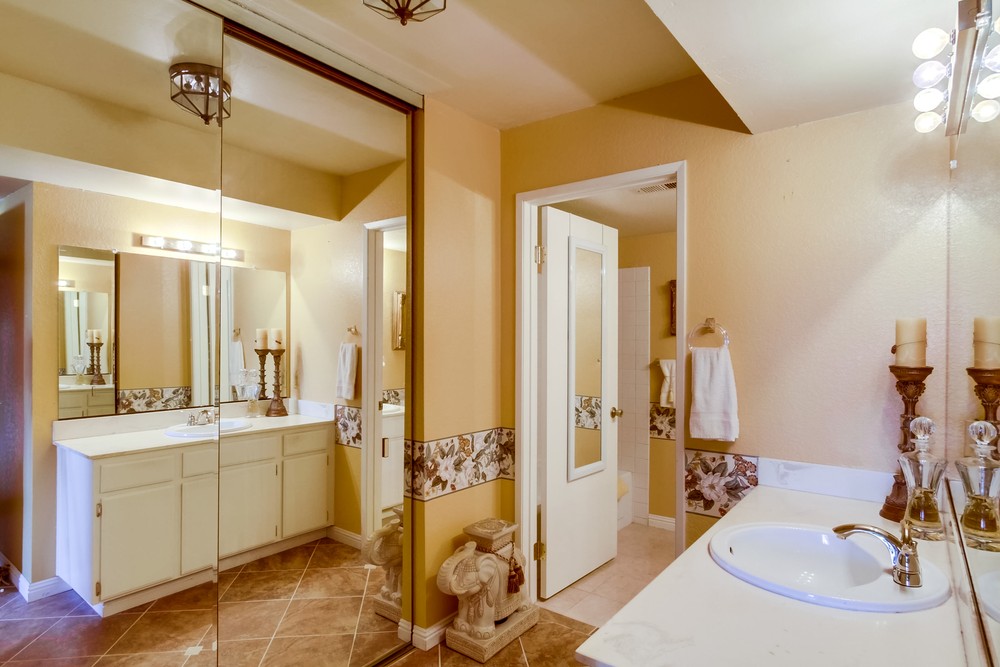 Virtual tour photo 15 of 26 for 12290 Corte Sabio