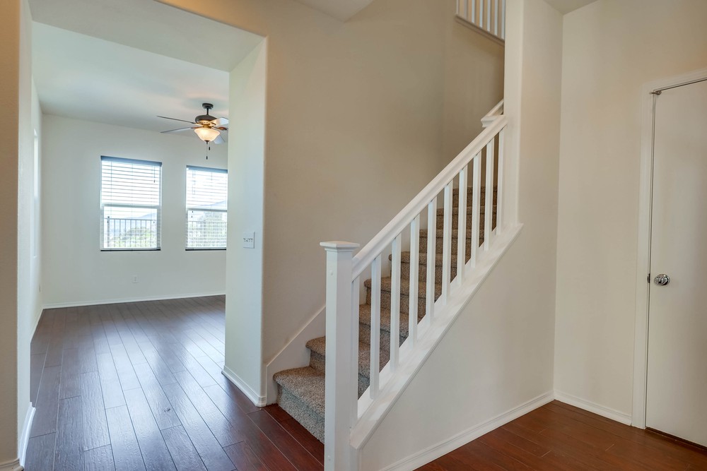 Virtual tour photo 5 of 40 for 123 S Meadowbrook Dr