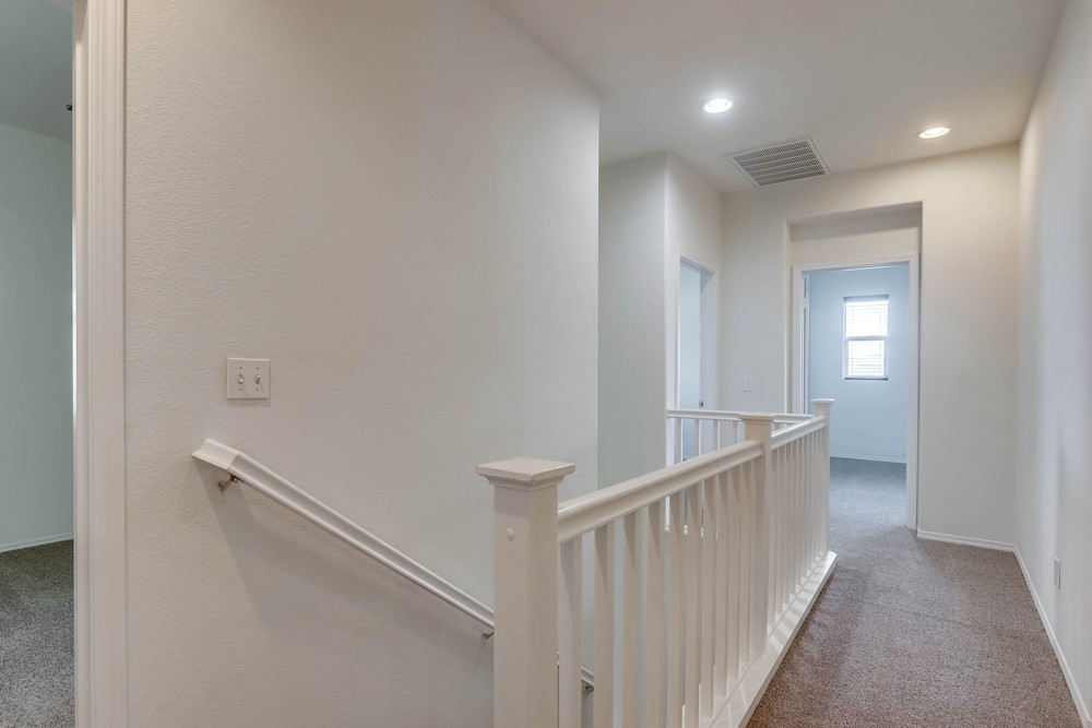 Virtual tour photo 17 of 40 for 123 S Meadowbrook Dr