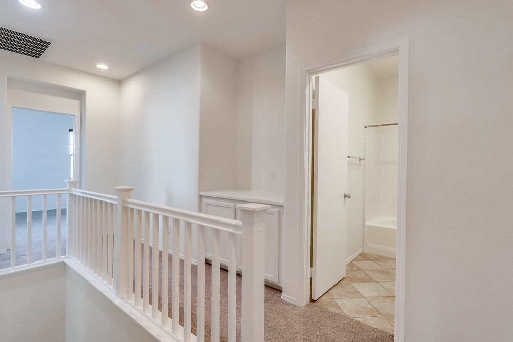 Virtual tour photo 18 of 40 for 123 S Meadowbrook Dr