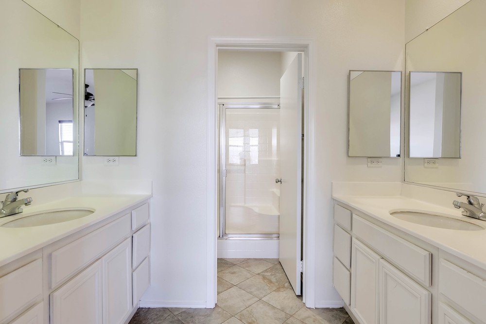Virtual tour photo 24 of 40 for 123 S Meadowbrook Dr