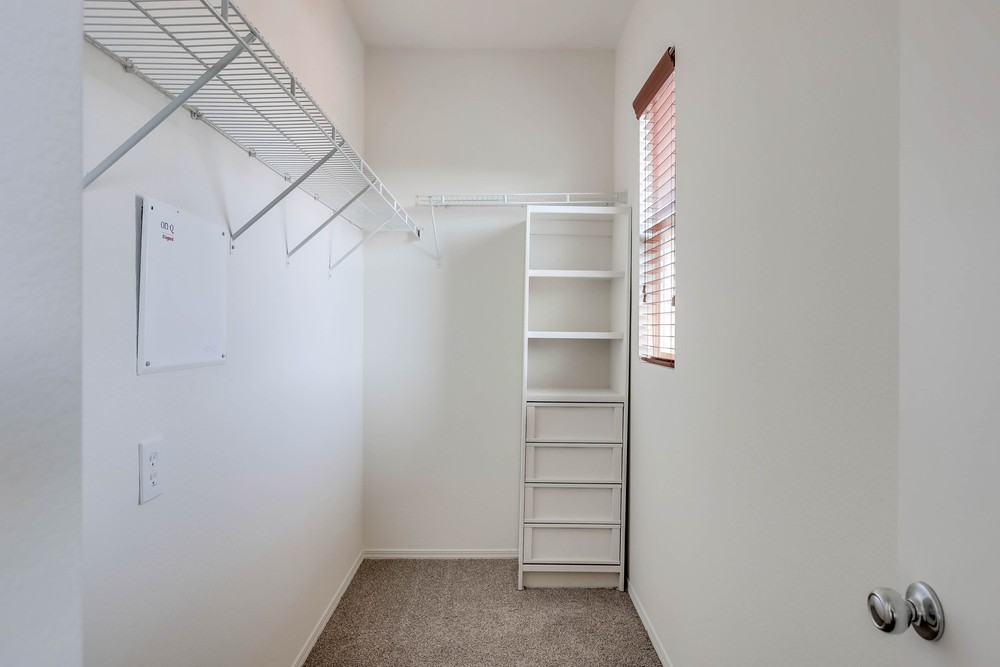 Virtual tour photo 26 of 40 for 123 S Meadowbrook Dr