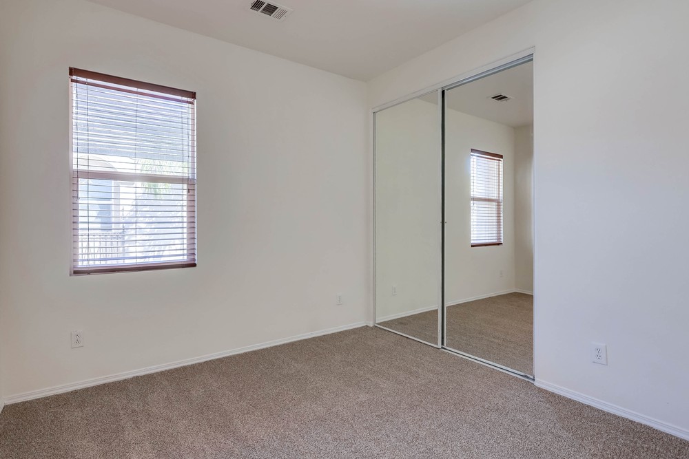 Virtual tour photo 27 of 40 for 123 S Meadowbrook Dr