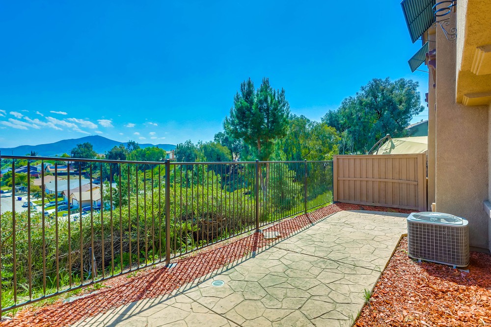 Virtual tour photo 38 of 40 for 123 S Meadowbrook Dr