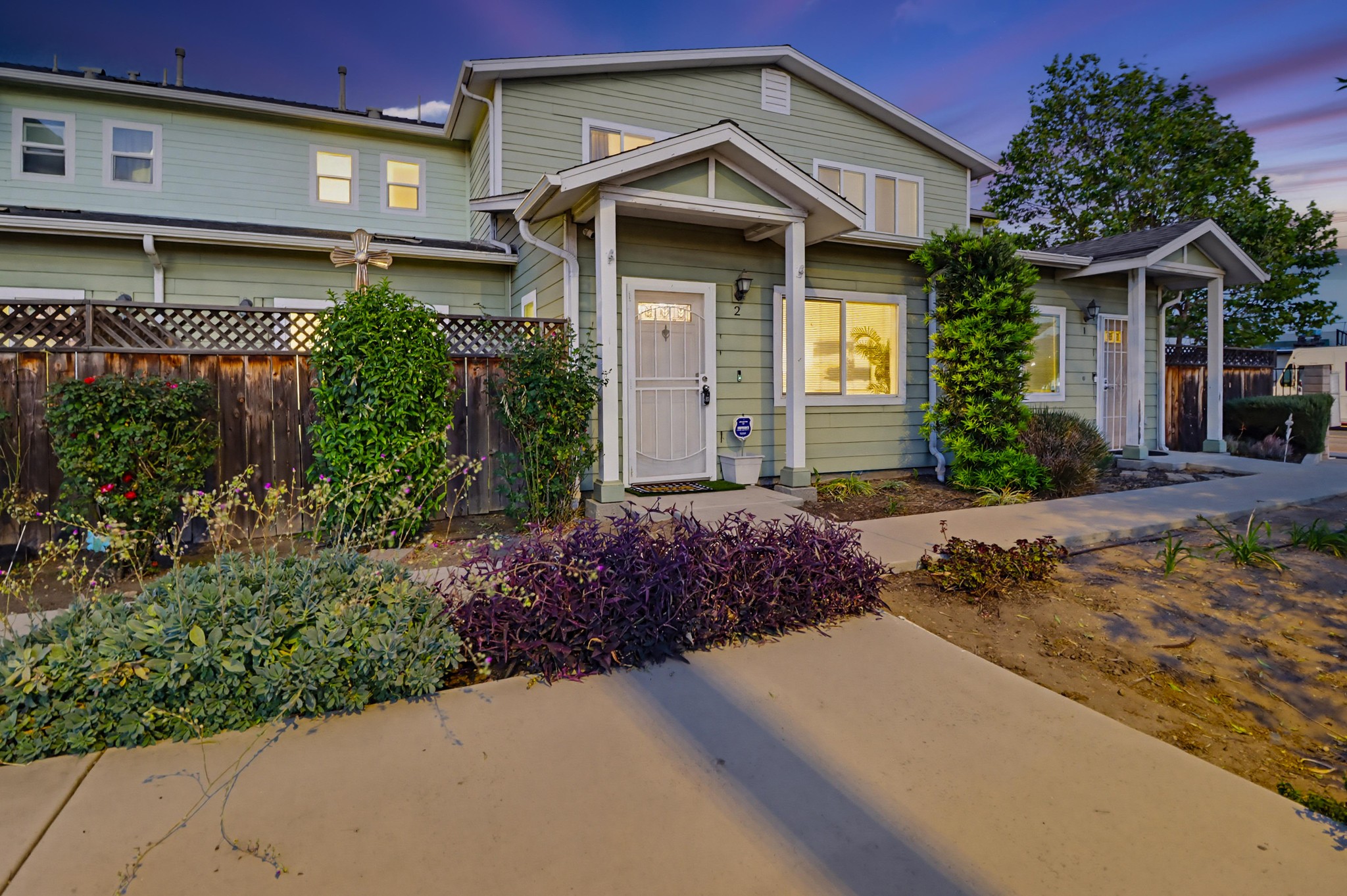 Virtual tour photo 1 of 50 for 12306 Lakeshore Dr UNIT 2