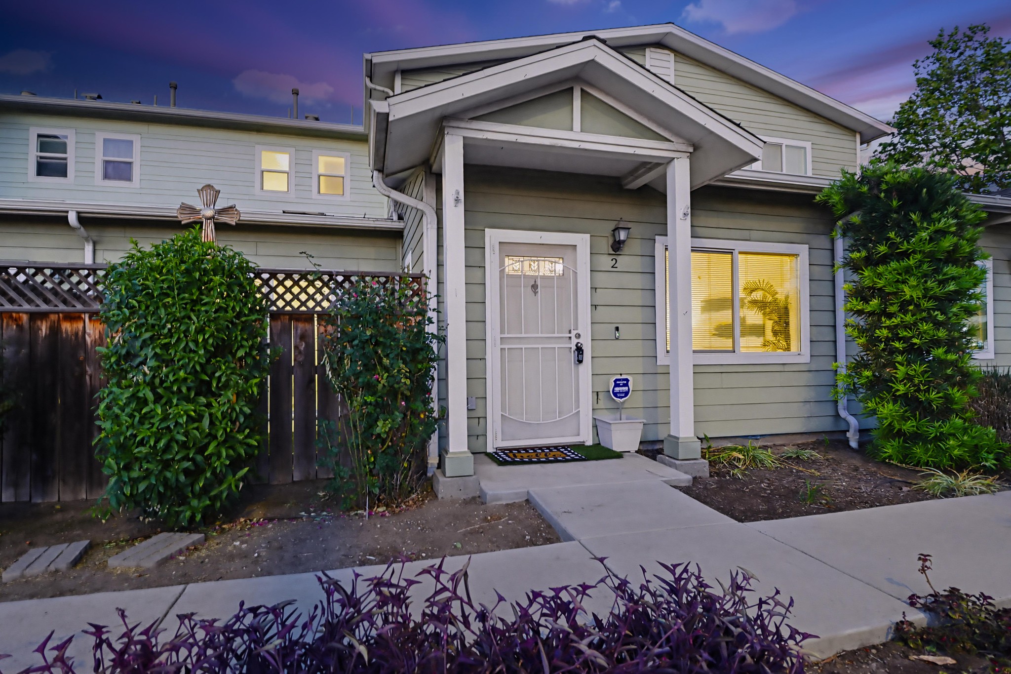 Virtual tour photo 3 of 50 for 12306 Lakeshore Dr UNIT 2