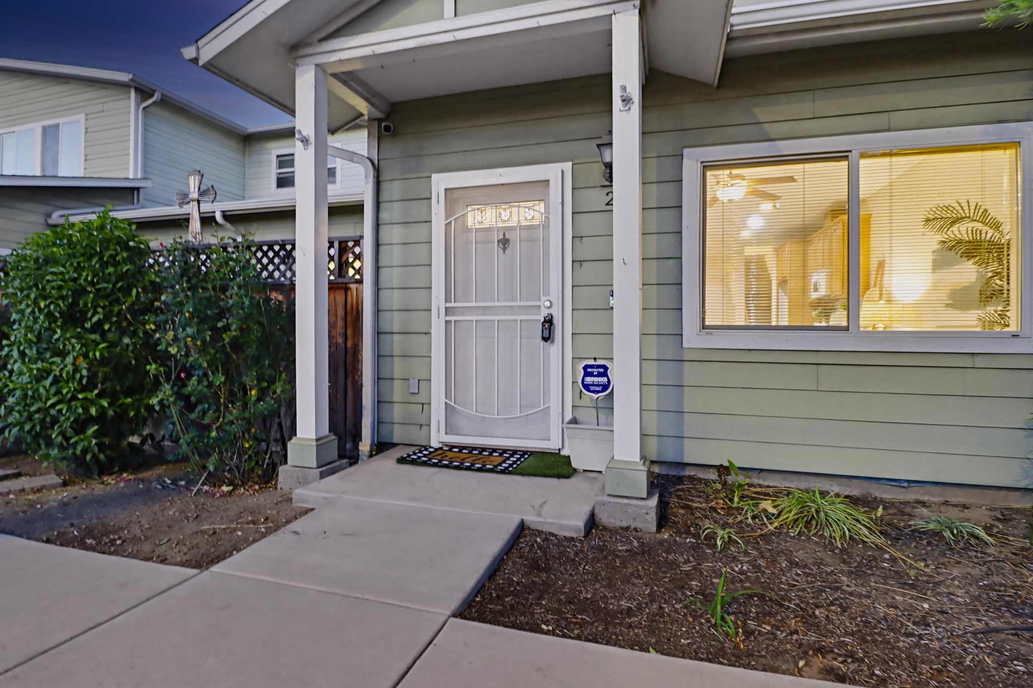 Virtual tour photo 5 of 50 for 12306 Lakeshore Dr UNIT 2