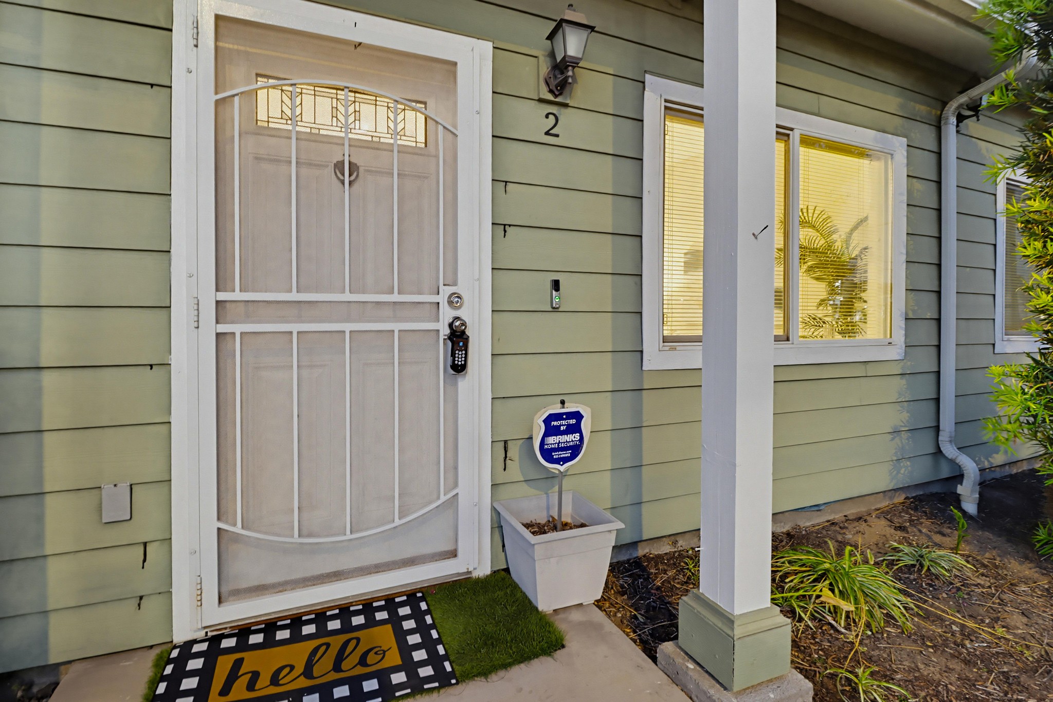 Virtual tour photo 6 of 50 for 12306 Lakeshore Dr UNIT 2