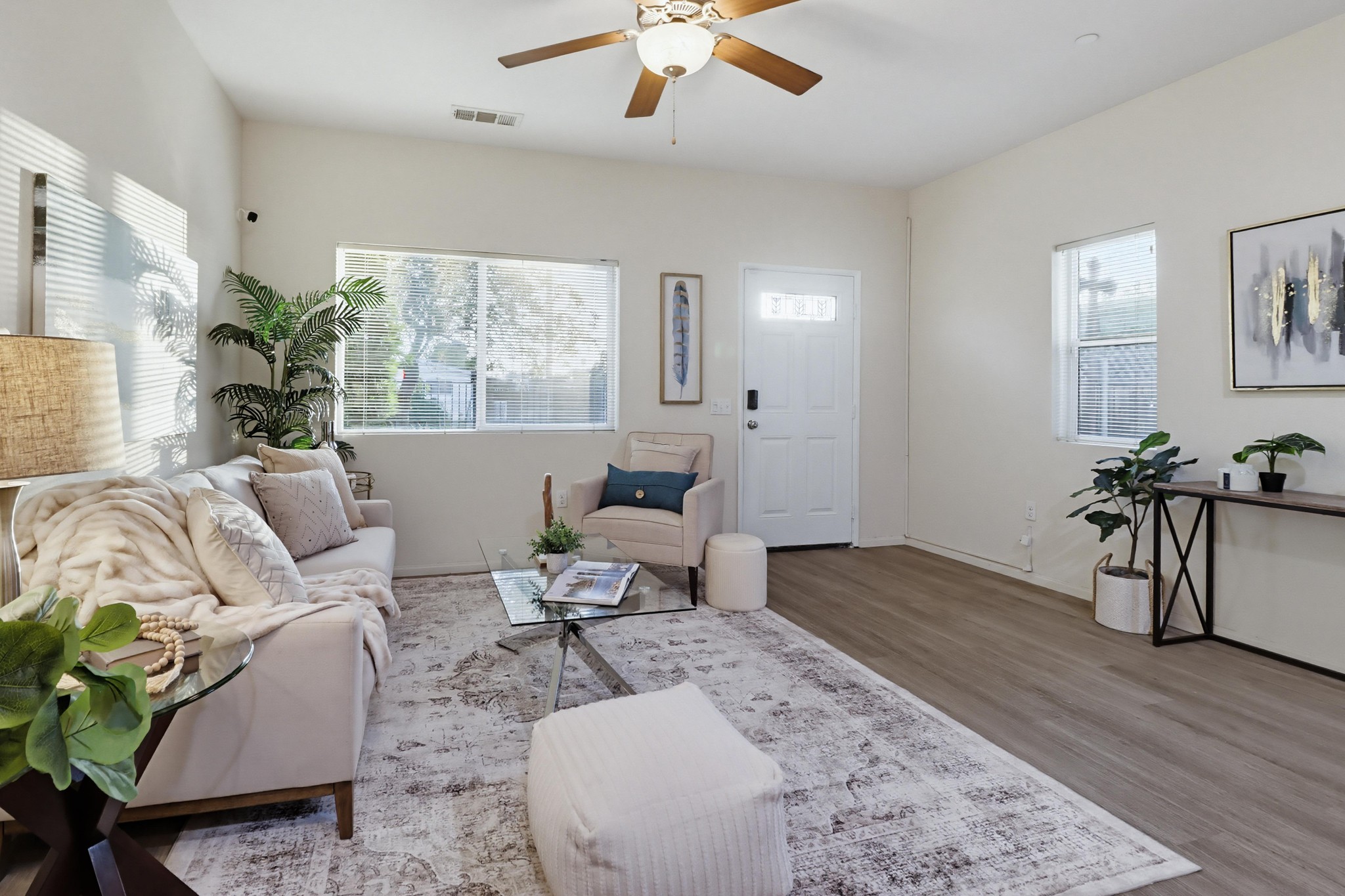 Virtual tour photo 9 of 50 for 12306 Lakeshore Dr UNIT 2