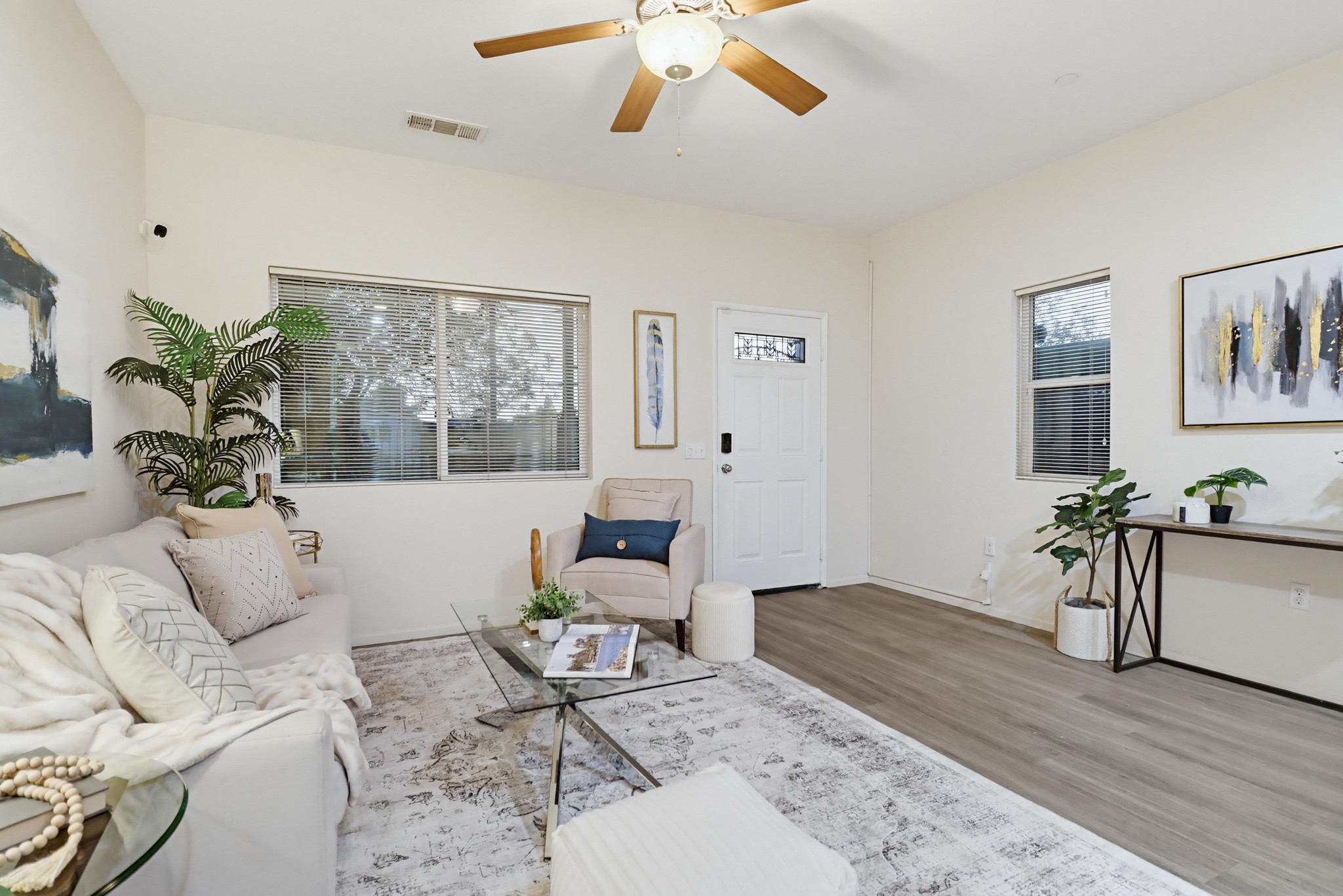 Virtual tour photo 10 of 50 for 12306 Lakeshore Dr UNIT 2