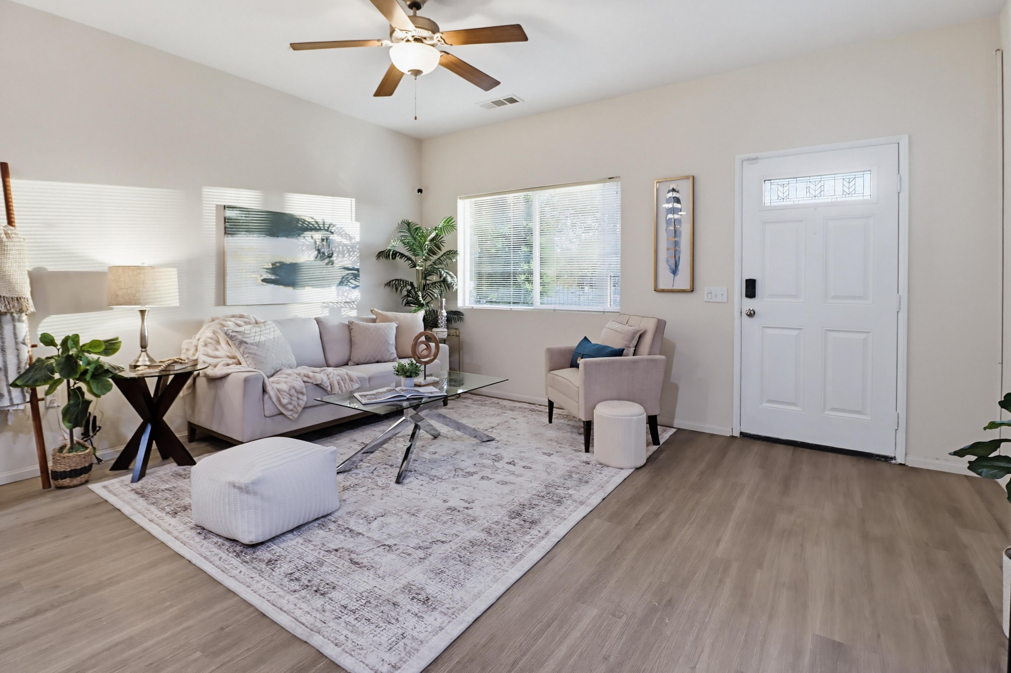 Virtual tour photo 11 of 50 for 12306 Lakeshore Dr UNIT 2
