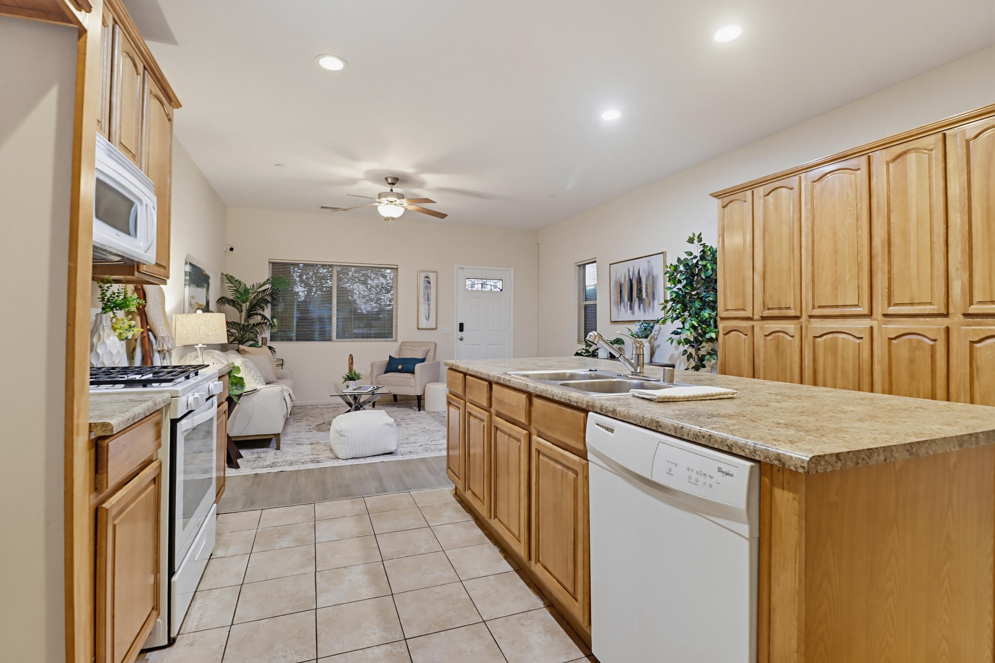 Virtual tour photo 16 of 50 for 12306 Lakeshore Dr UNIT 2