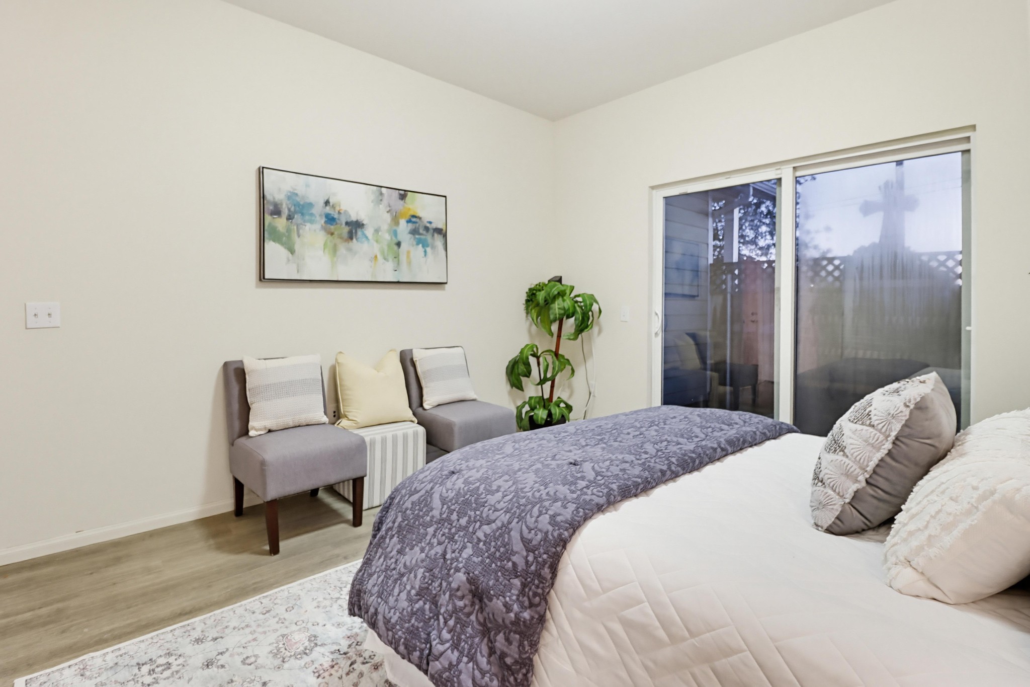 Virtual tour photo 19 of 50 for 12306 Lakeshore Dr UNIT 2