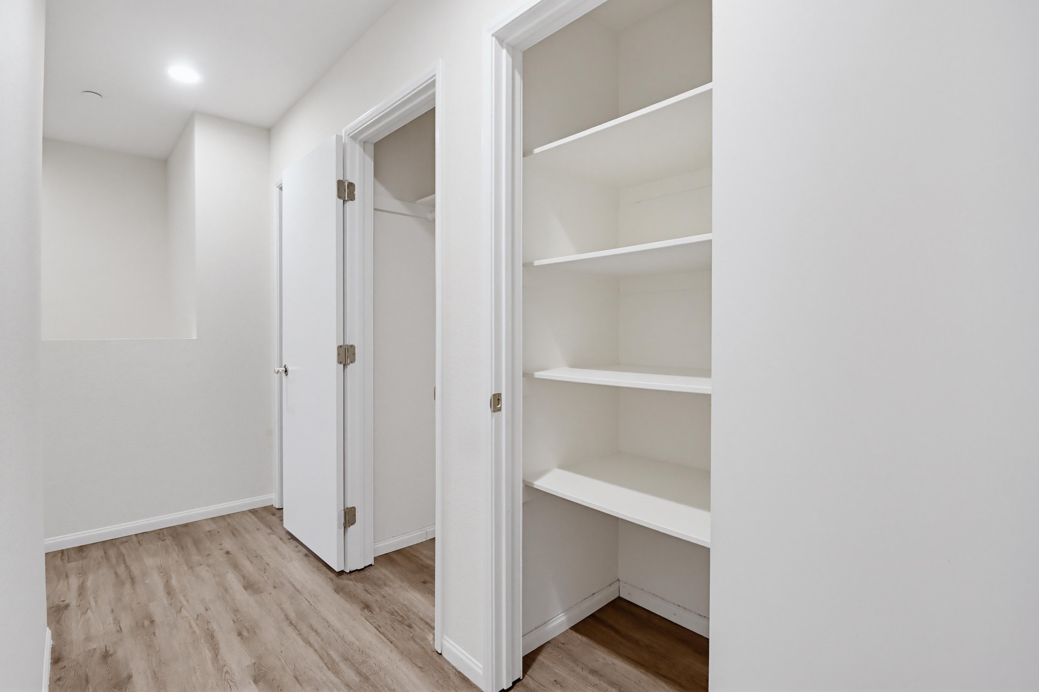 Virtual tour photo 33 of 50 for 12306 Lakeshore Dr UNIT 2