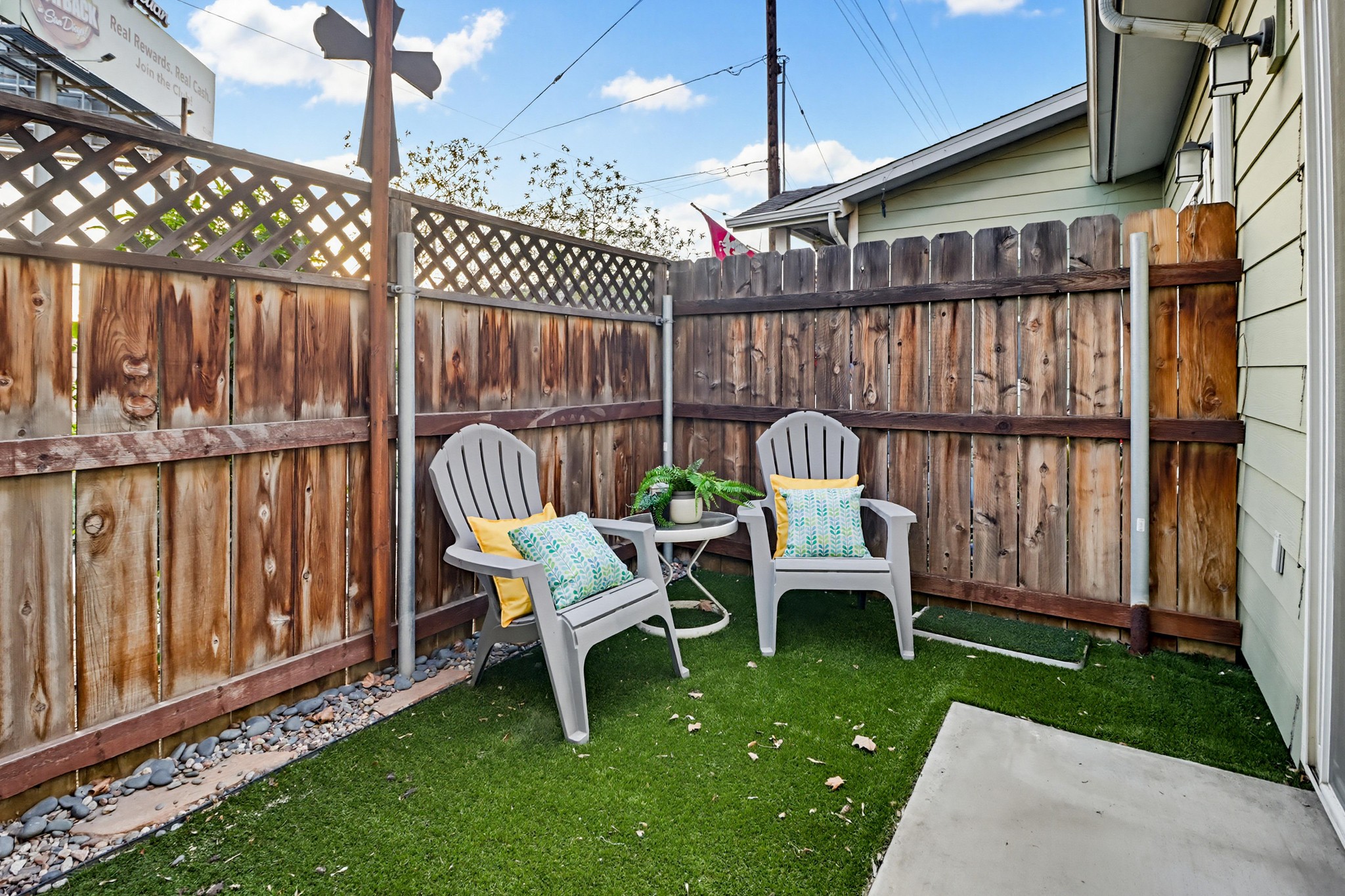 Virtual tour photo 46 of 50 for 12306 Lakeshore Dr UNIT 2